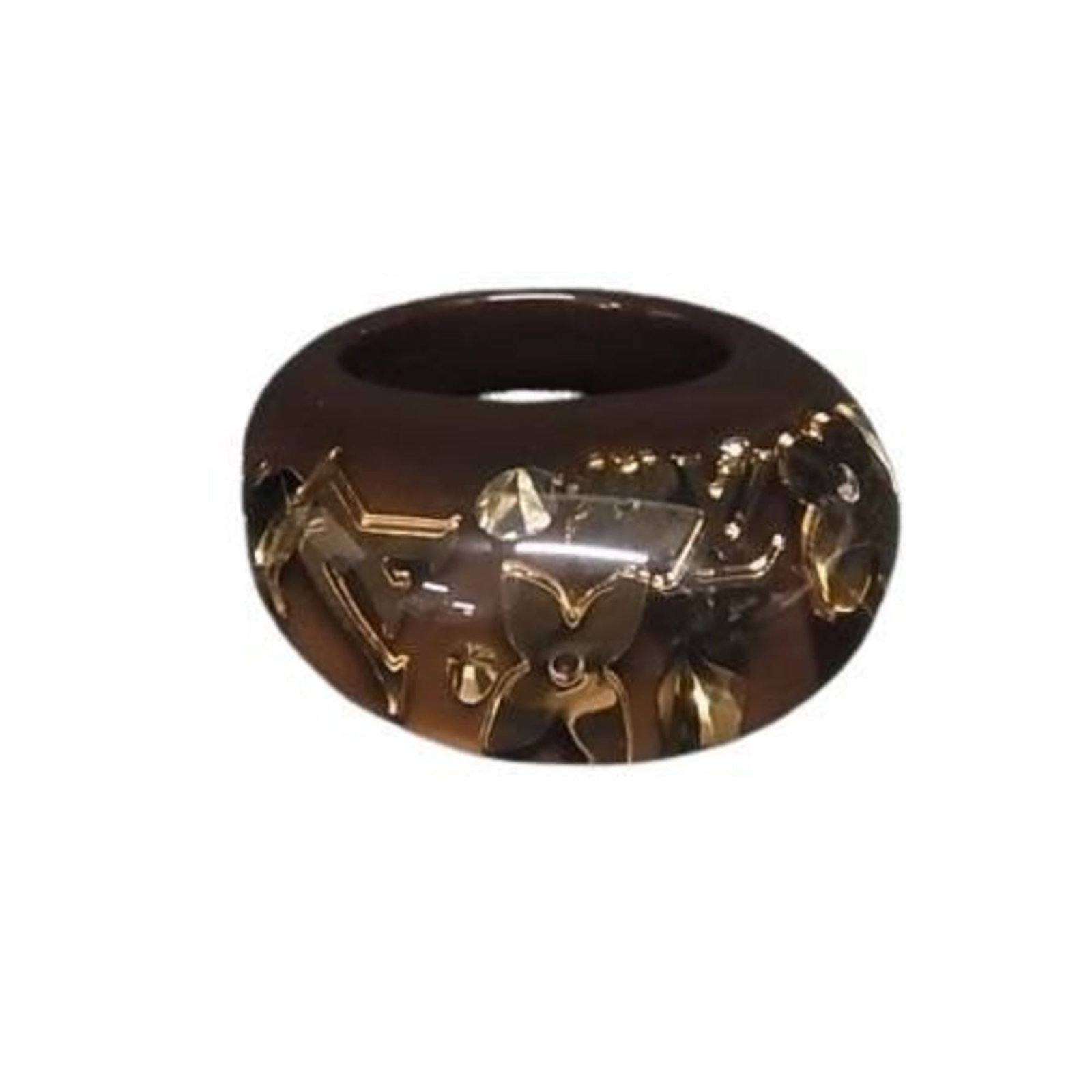 Louis Vuitton Band Ring Resin: Louis Vuitton Band Ring Resin This Louis Vuitton Band Ring Resin features a distinctive brown color and resin material. The ring has undergone some wear, with minor scratches and dirt visible, yet rem