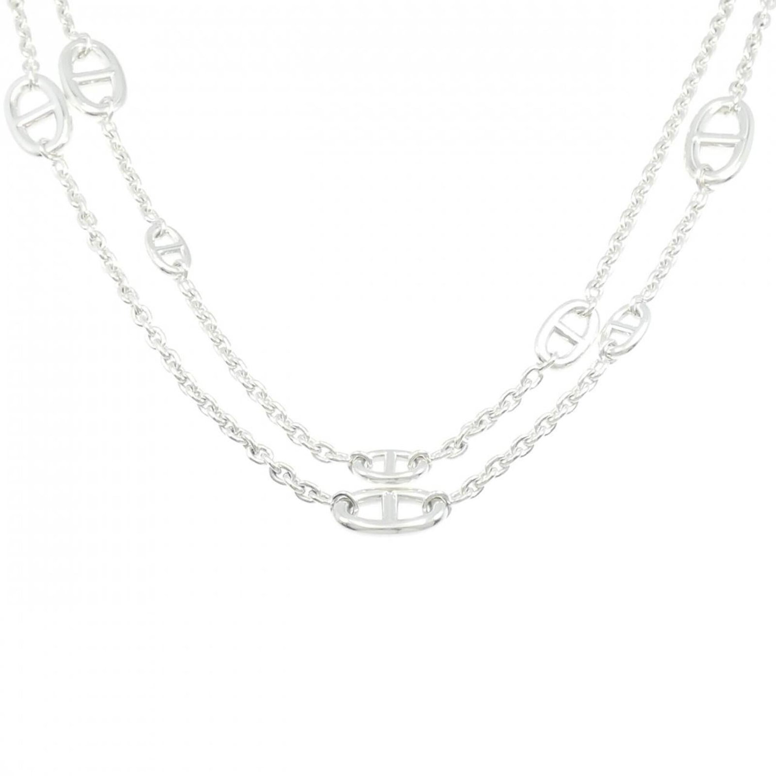 Hermes Farandole Necklace: Hermes Farandole Necklace The Hermes Farandole Necklace boasts a sleek silver 925 design with a subtle sheen. With its adjustable neck circumference of 118 cm / 46.45'', this necklace offers a
