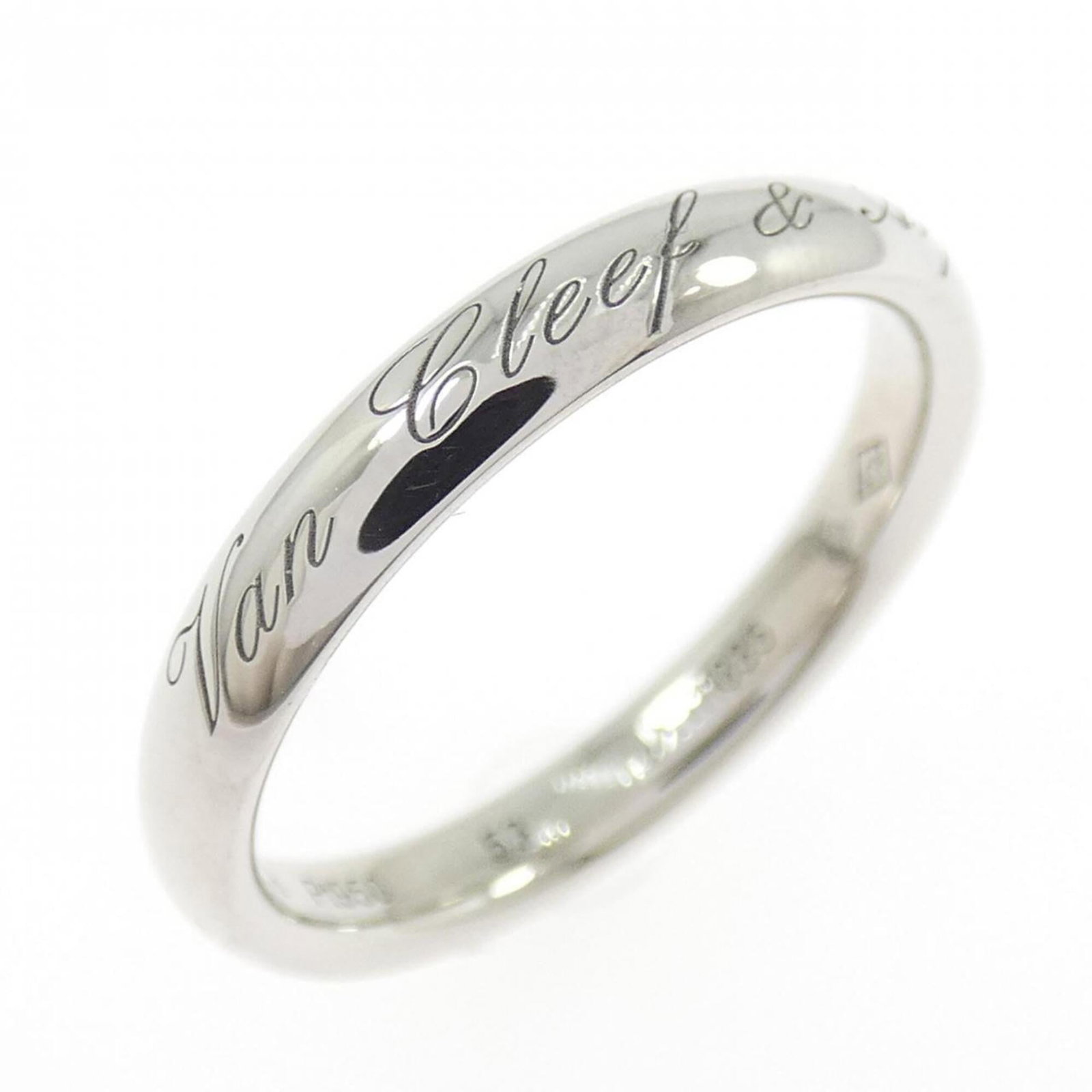 Van Cleef & Arpels Band Ring Platinum 950: Van Cleef & Arpels Band Ring Platinum 950 Van Cleef & Arpels Band Ring Platinum 950 offers a sleek and sophisticated design. Made from high-quality platinum 950, this band ring features a timeless