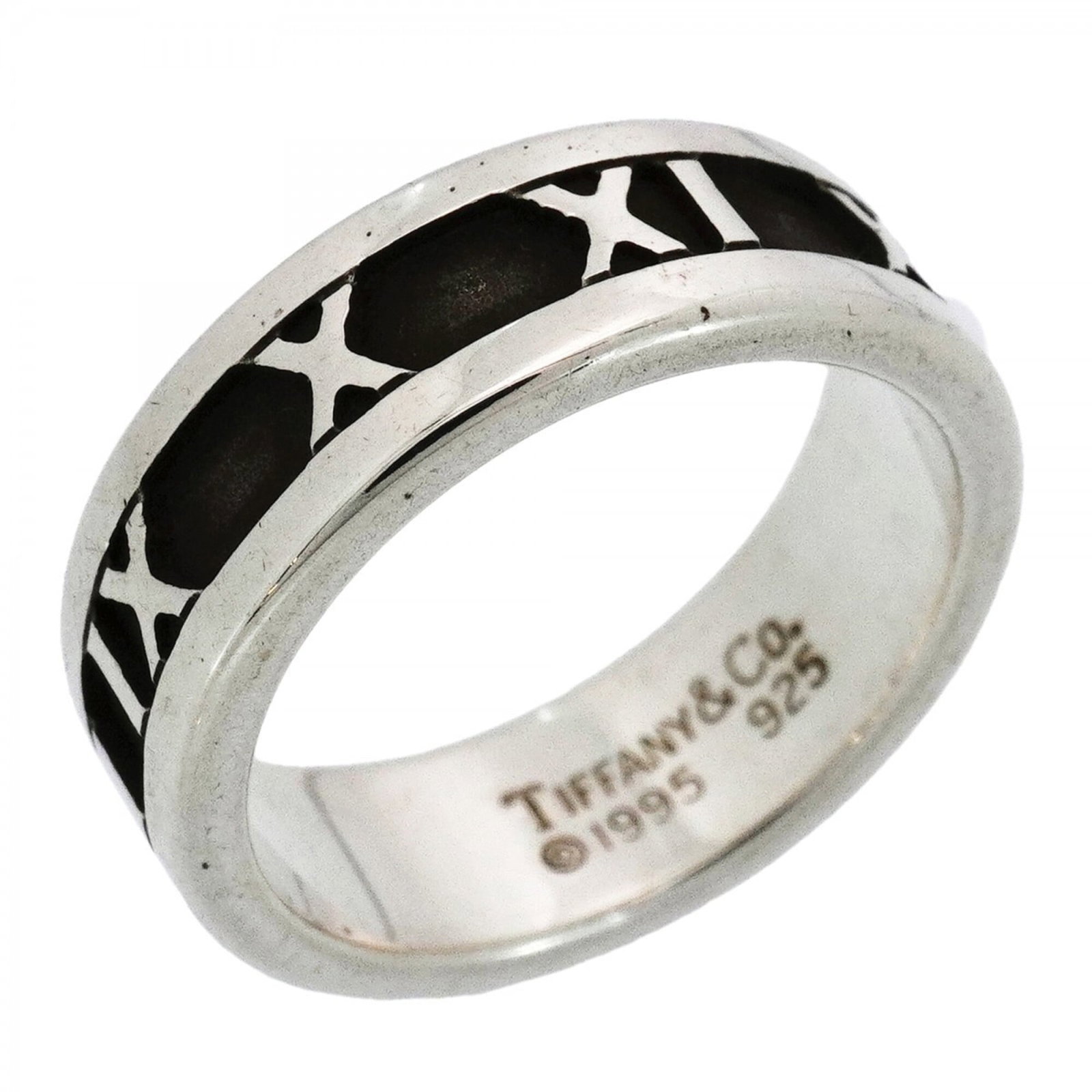 Tiffany Band Ring Silver 925: Tiffany Band Ring Silver 925 Silver 925 Tiffany Band Ring in excellent condition, with minor traces of usage and scratches. This beautiful piece features a classic band design, showcasing the iconic T