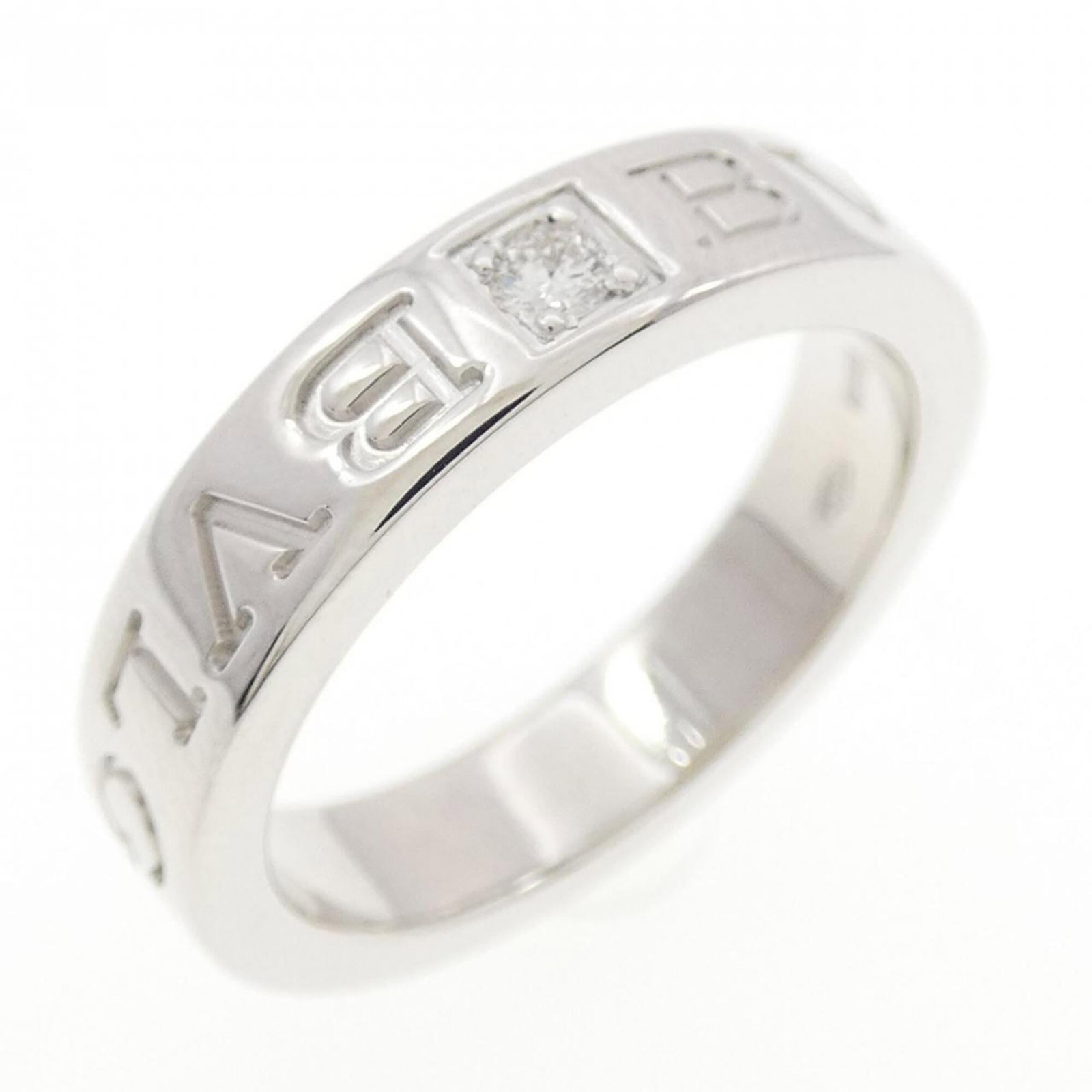 Bvlgari Band Ring White Gold (18K): Bvlgari Band Ring White Gold (18K) Bvlgari Band Ring White Gold (18K) features a stunning diamond stone set in 18K white gold. The ring's condition is very good, with only a few traces of usage visibl