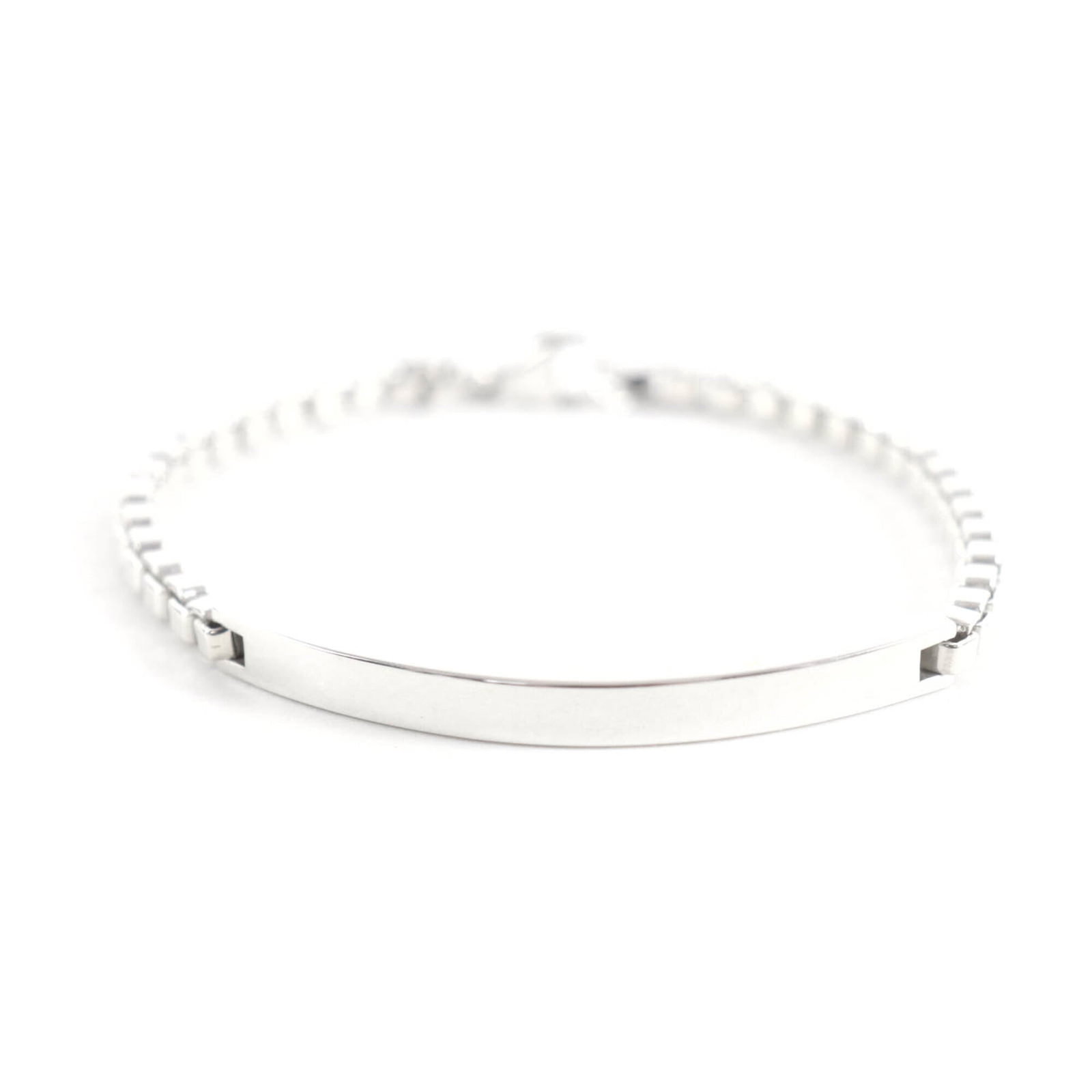 Tiffany Charm Bracelet Silver 925: Tiffany Charm Bracelet Silver 925 Silver 925 Tiffany Charm Bracelet. Made from high-quality silver with a width of 5mm and weighing 21.5g, this charm bracelet boasts a sleek design. With its total