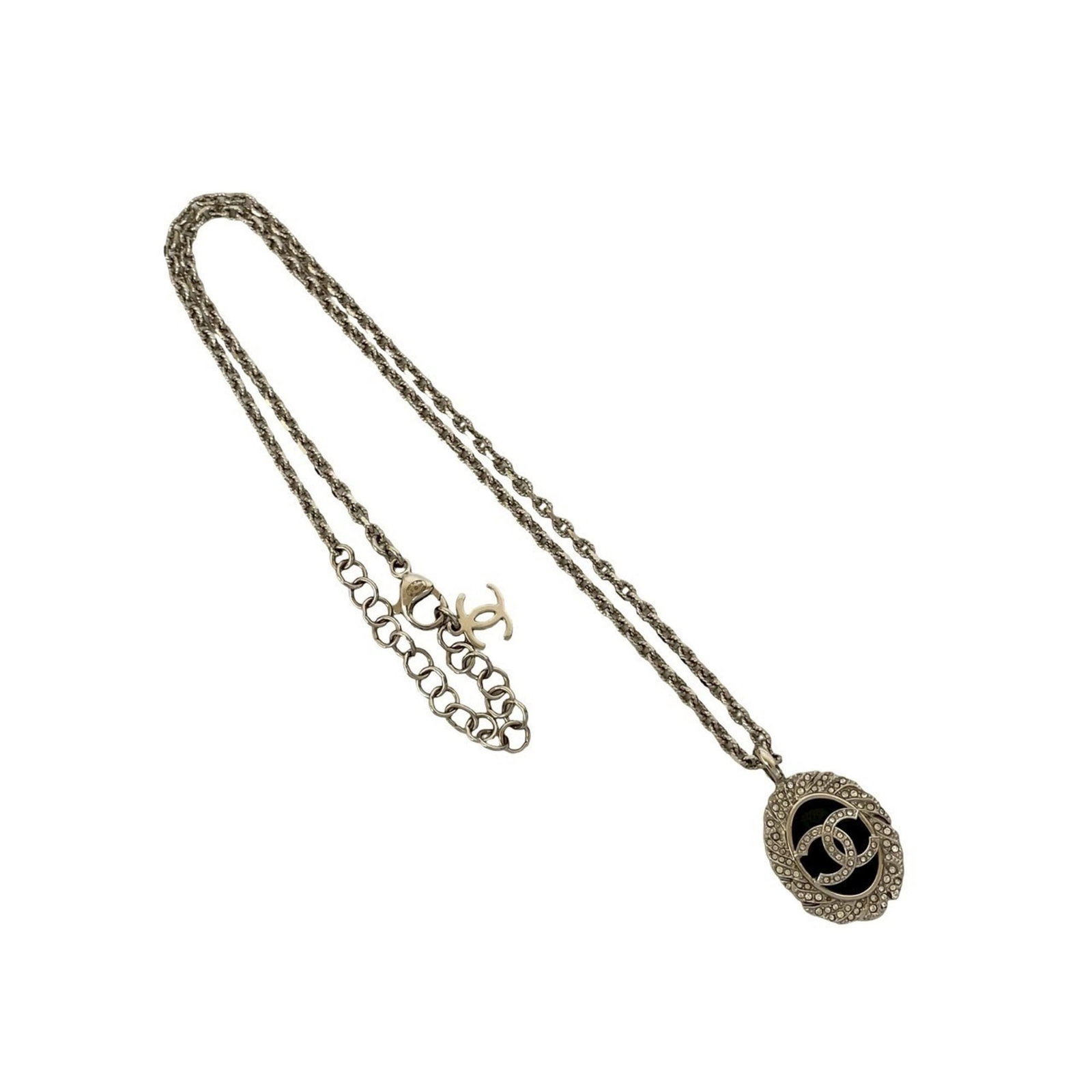 CHANEL Coco Mark motif plated rhinestone chain necklace in silver 11871: CHANEL Coco Mark motif plated rhinestone chain necklace in silver 11871 Silver plated rhinestone chain necklace with iconic CHANEL Coco Mark motif. This elegant piece boasts intricate details and a to