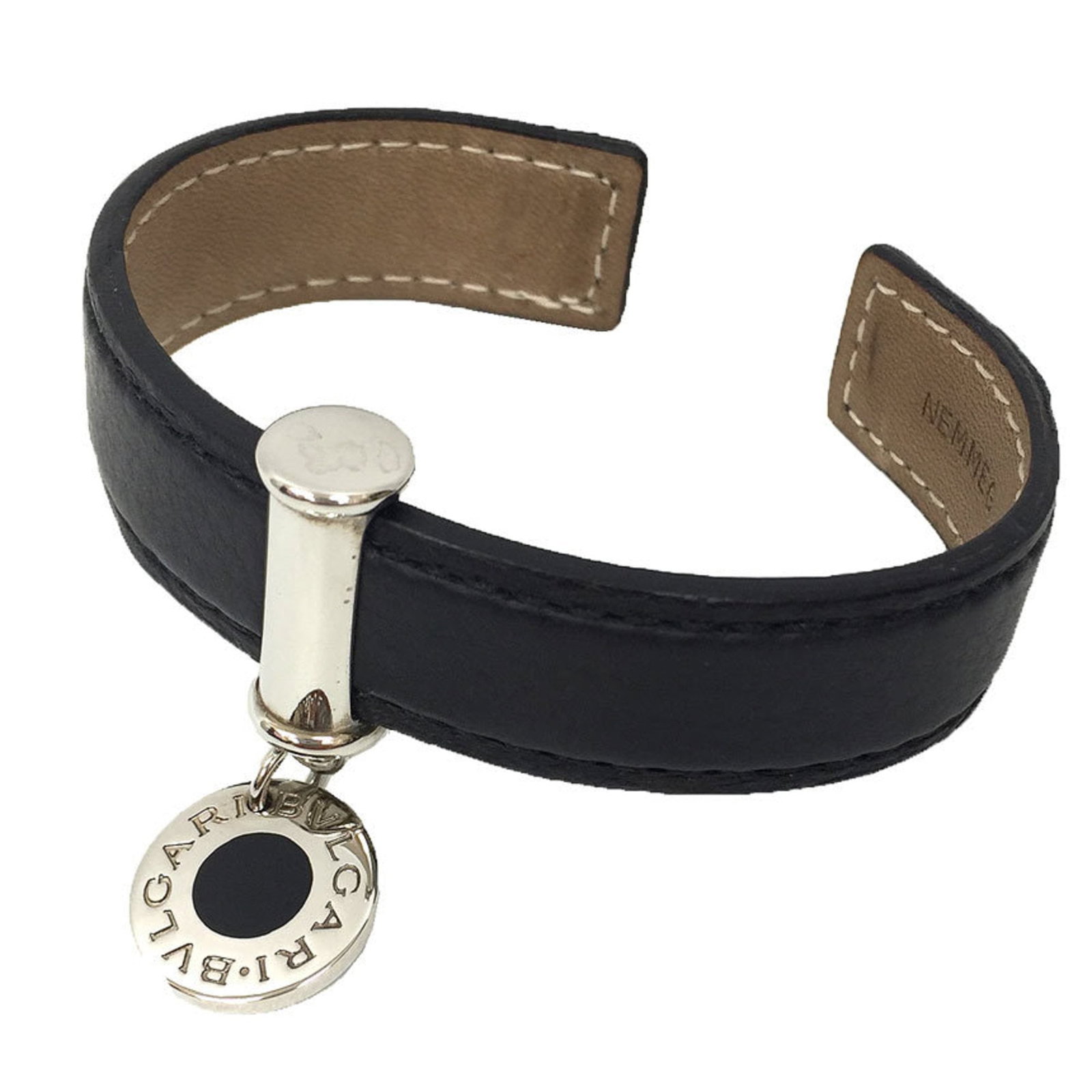 Bvlgari Charm Bracelet Leather: Bvlgari Charm Bracelet Leather Black leather charm bracelet from Bvlgari with a diameter of 6.4cm and length of 17cm, featuring a classic design with subtle scratches and dirt marks. Made from high-qu