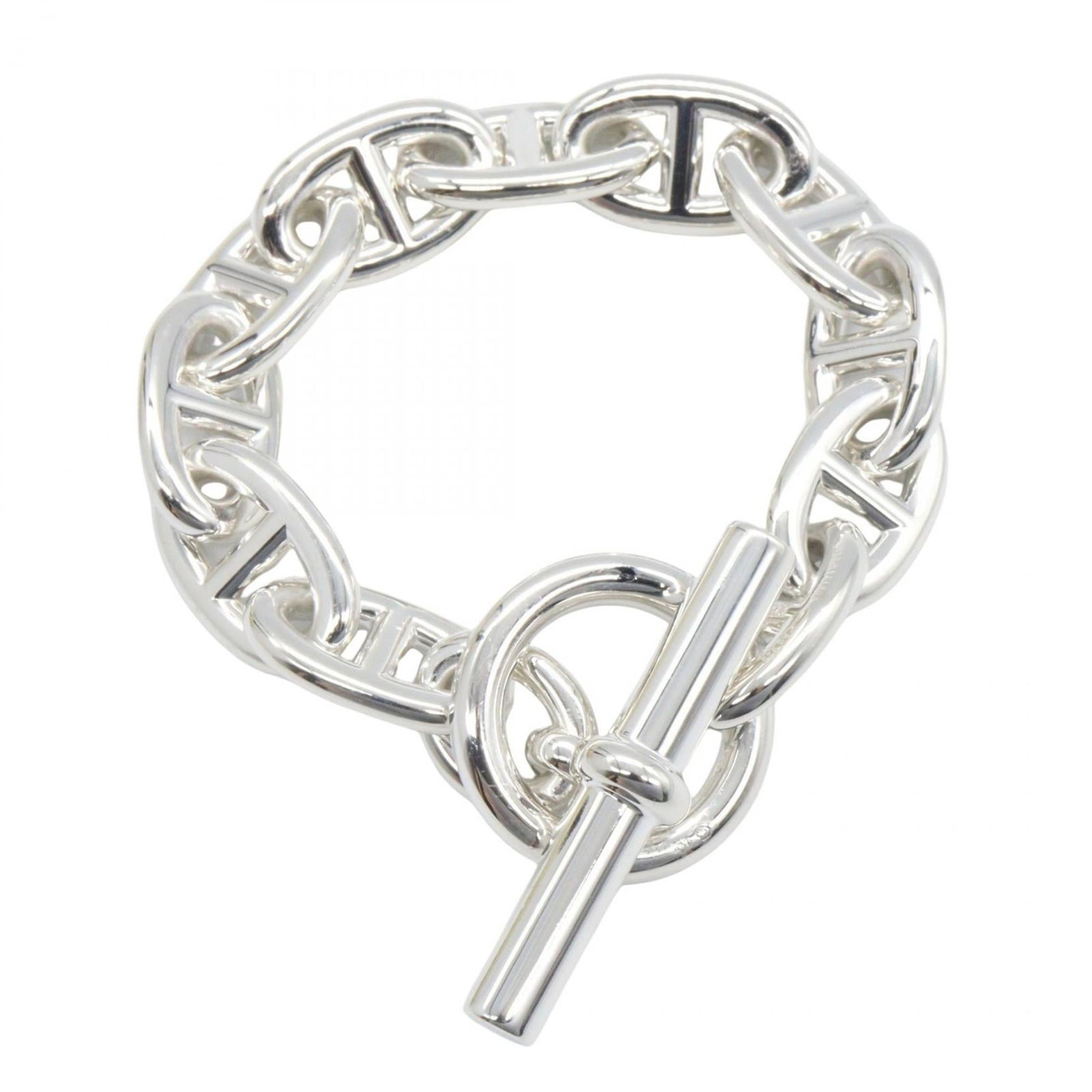 Hermes Charm Bracelet Silver 925: Hermes Charm Bracelet Silver 925 Silver 925 Charm Bracelet from Hermes features a sleek and modern design. Made with high-quality silver material, this charm bracelet boasts a durable construction. Wi