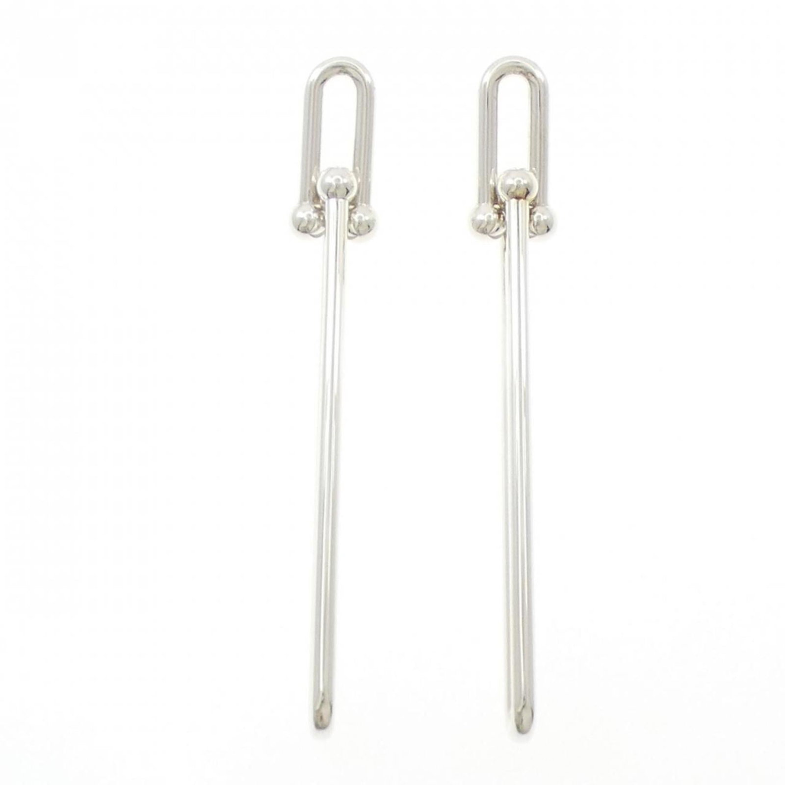 Tiffany Stud Earrings Silver 925: Tiffany Stud Earrings Silver 925 Silver 925 Tiffany Stud Earrings in excellent condition, featuring a few subtle signs of wear and minor scratches. The earrings showcase the iconic Tiffany style with