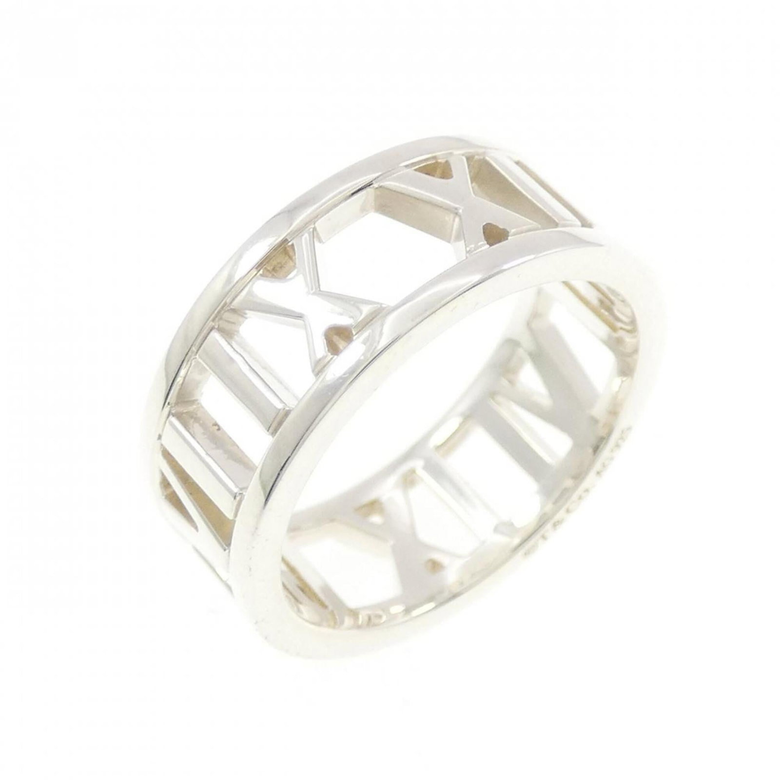 Tiffany Band Ring Silver 925: Tiffany Band Ring Silver 925 Silver 925 band ring from Tiffany, featuring a classic design. This used (like new) ring has hardly any traces of usage and is made from high-quality silver material.