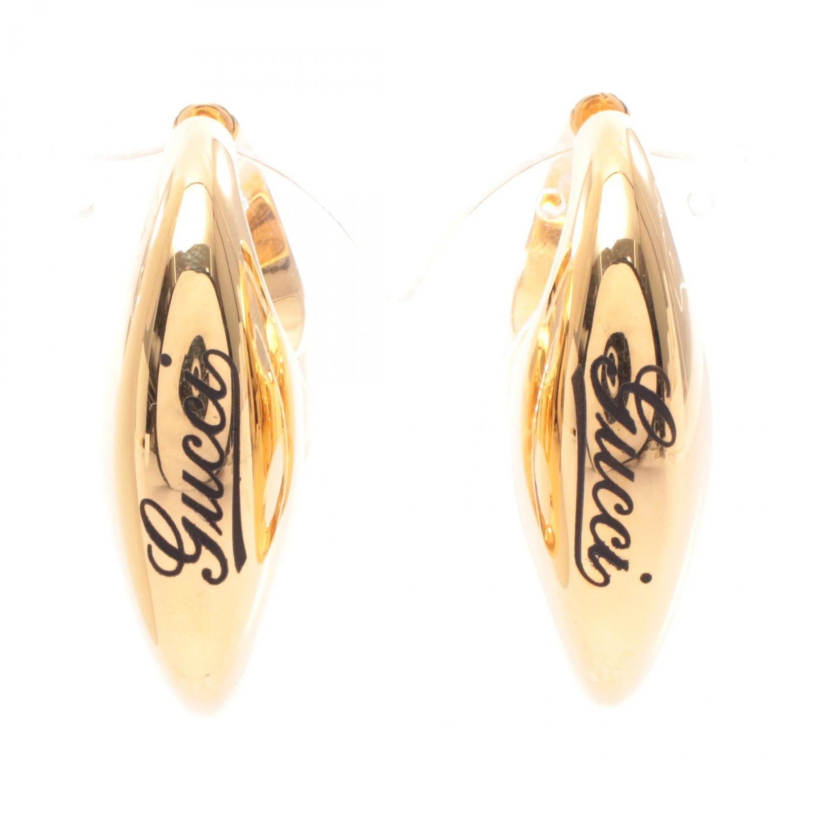 Gucci Stud Earrings Gold Plating: Gucci Stud Earrings Gold Plating Stud earrings from Gucci in gold plating, featuring a subtle shine and understated elegance. The gold plating has developed some minor scratches and dirt over time,