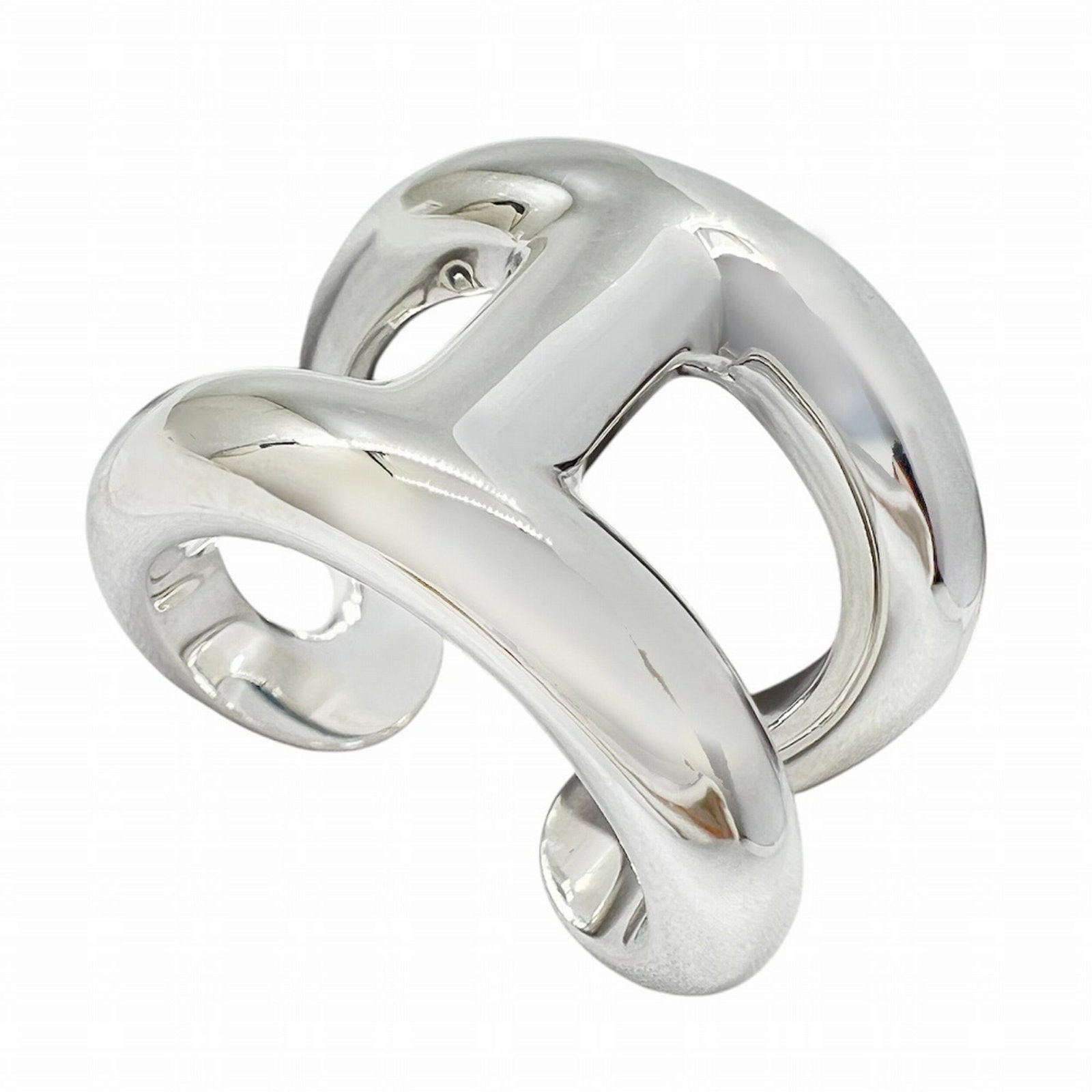 Hermes Band Ring Silver 925: Hermes Band Ring Silver 925 Silver 925 band ring from Hermes, with a classic design and mint condition. Made from high-quality silver, this ring features a timeless style suitable for both men and