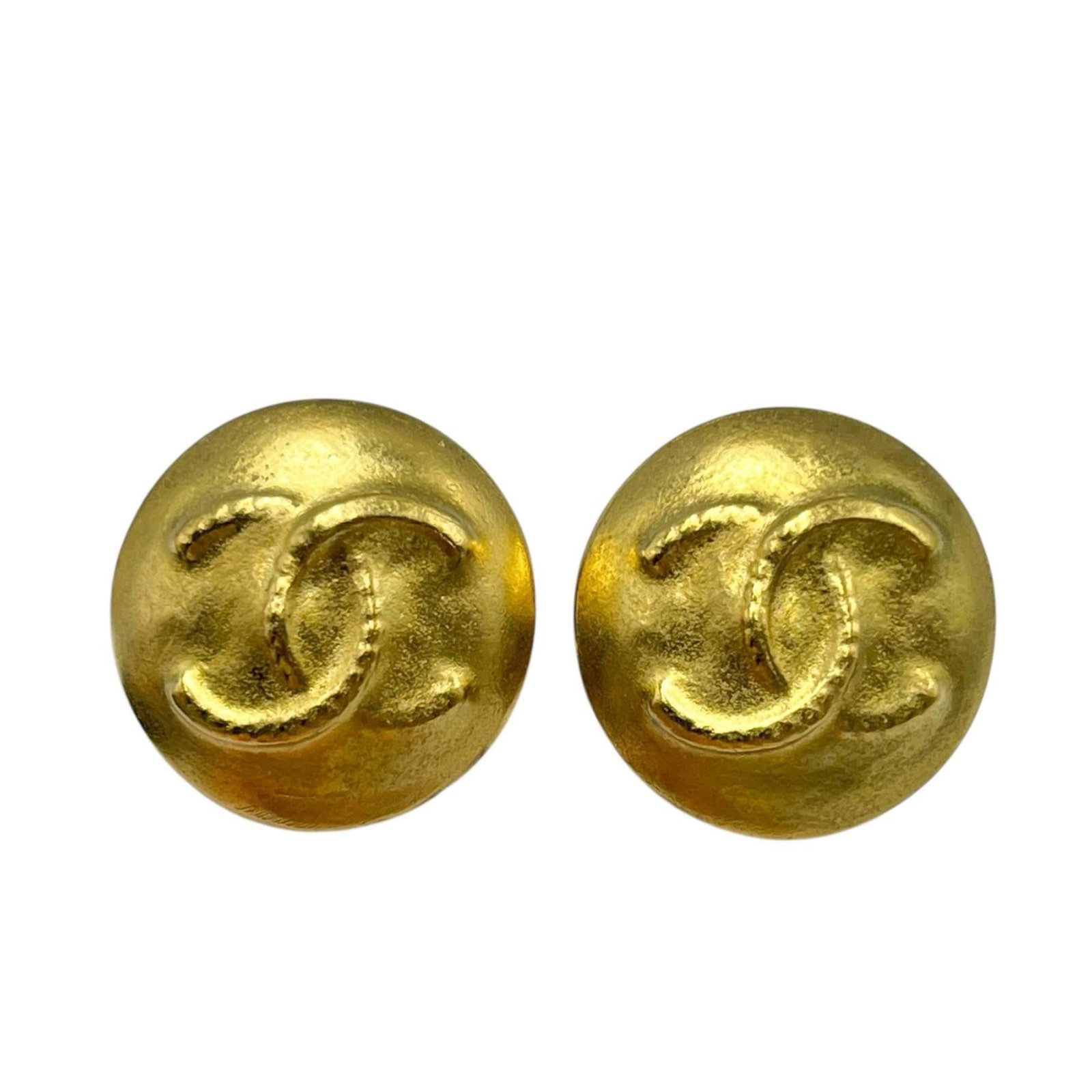 Chanel Stud Earrings Metal: Chanel Stud Earrings Metal Chanel's iconic stud earrings feature a sleek metal design in gold. The classic style boasts a simple yet sophisticated aesthetic, making them a timeless addition to any