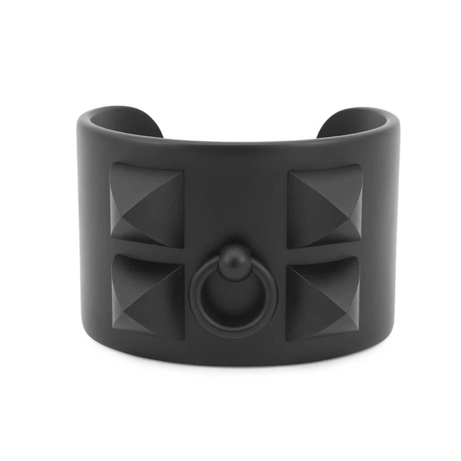 Hermes Bangle Aluminum: Hermes Bangle Aluminum The Hermes Bangle Aluminum is a sleek and modern accessory featuring an aluminum construction with a black finish. Measuring 15cm in length, this bangle boasts a minimalist