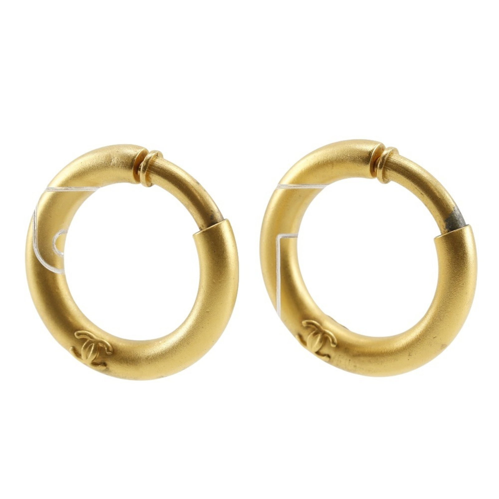 Chanel Clip Earrings Gold Plating: Chanel Clip Earrings Gold Plating Chanel Clip Earrings Gold Plating - A stylish and elegant accessory from the iconic French fashion house. Made with gold plating, these clip earrings feature a