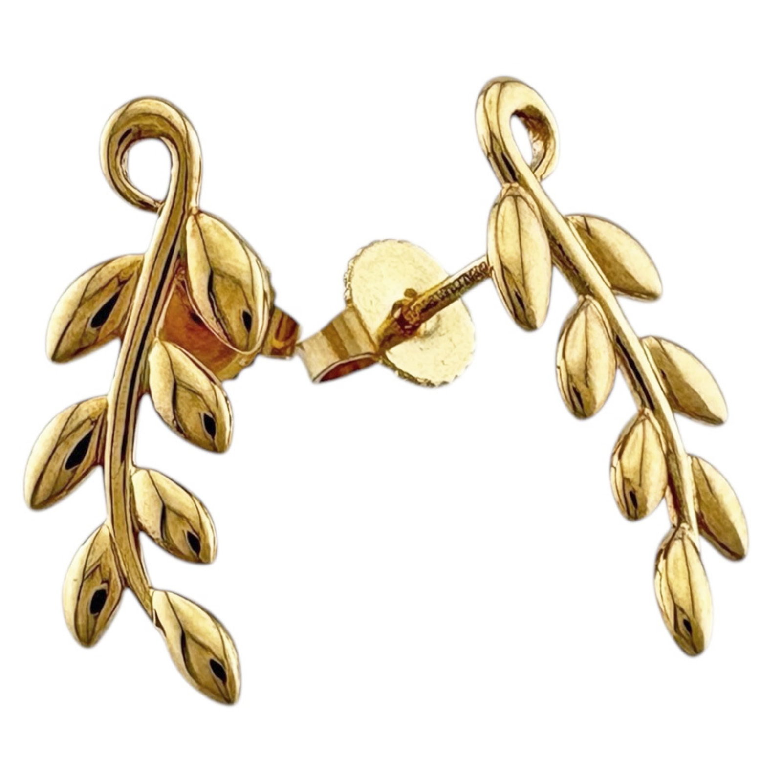 Tiffany Stud Earrings Yellow Gold (18K): Tiffany Stud Earrings Yellow Gold (18K) Tiffany Stud Earrings in Yellow Gold (18K) are crafted with high-quality yellow gold, featuring a classic stud design. Measuring 19.50mm x 7.00mm, these earring