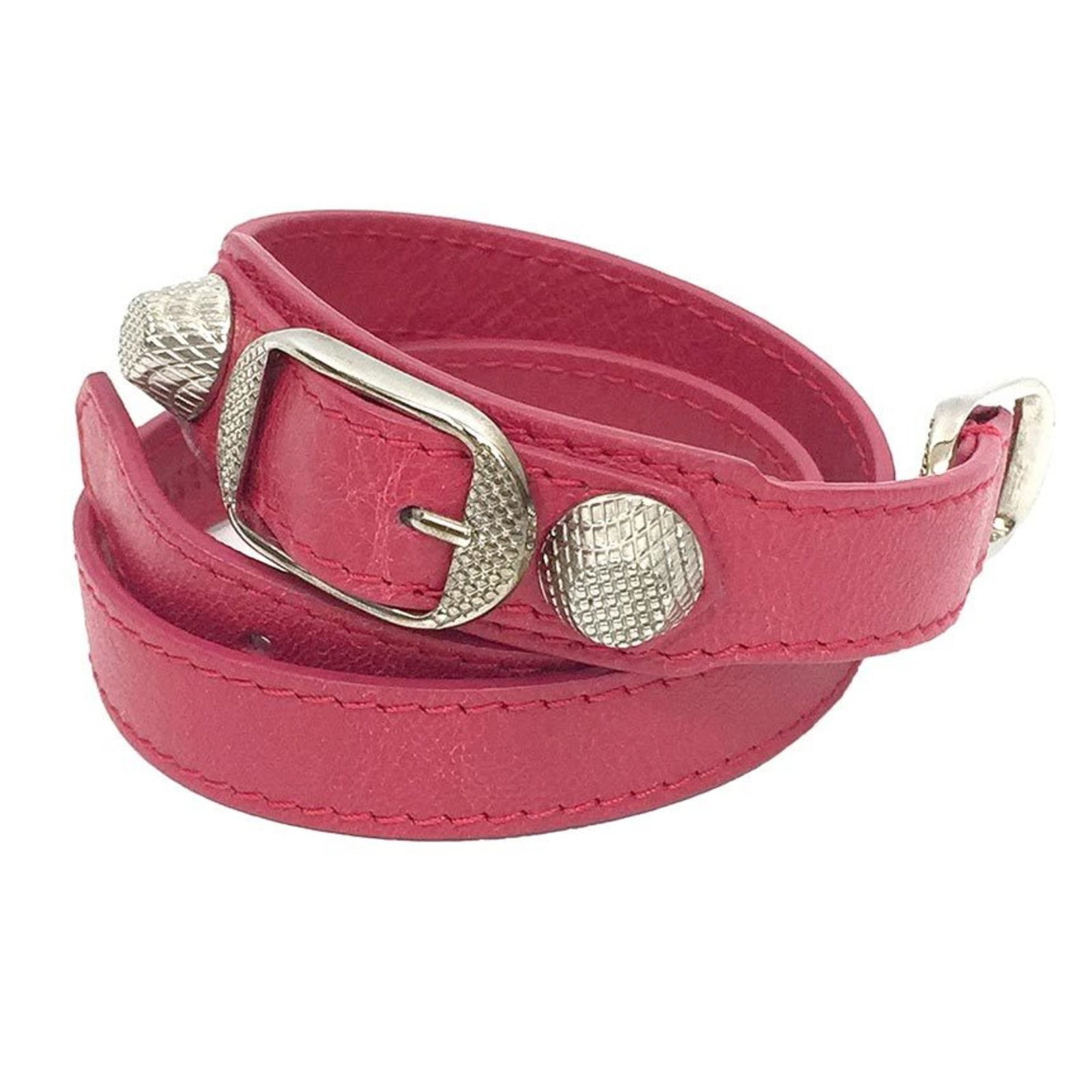 BALENCIAGA Giant Bracelet 236345 Leather Rose Pink x Silver: BALENCIAGA Giant Bracelet 236345 Leather Rose Pink x Silver Used Balenciaga Giant Bracelet in rose pink leather with silver accents, measuring 16.5-19.5cm in length. The bracelet features some scratch