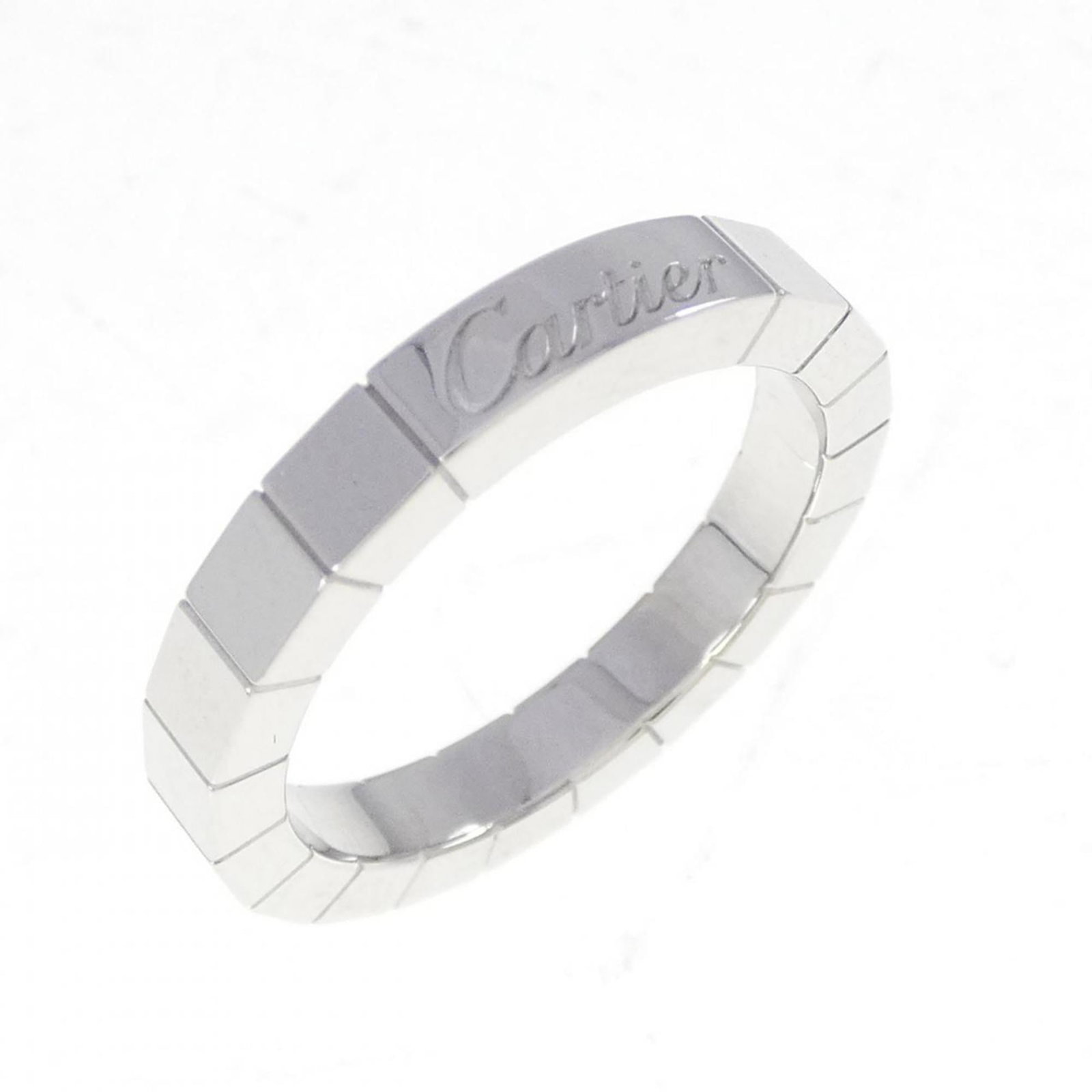 Cartier Band Ring White Gold (18K): Cartier Band Ring White Gold (18K) Cartier Band Ring White Gold (18K) features a sleek design with a subtle width of 2.9mm and an elegant weight of 5.8g / 0.2oz. This used band ring in excellent condi