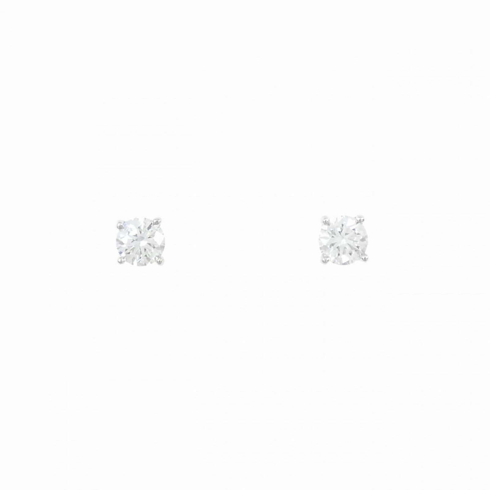 Tiffany Stud Earrings Platinum 950: Tiffany Stud Earrings Platinum 950 Platinum stud earrings from Tiffany featuring a classic design. Made with high-quality platinum (950), these earrings have a subtle shine and understated elegance. W