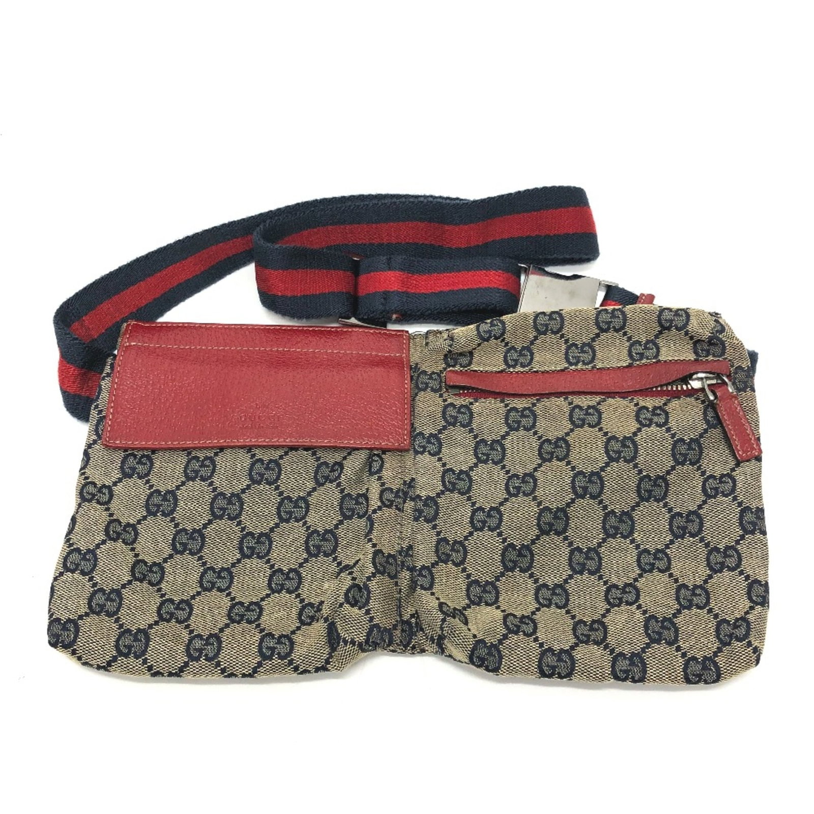 Gucci Other Other: Gucci Other Other Used Gucci Other in navy color with traces of usage and minor scratches. The bag measures 31cm x 18cm x 2cm and has a shoulder strap length of 35.8 inches. It bears a signature but