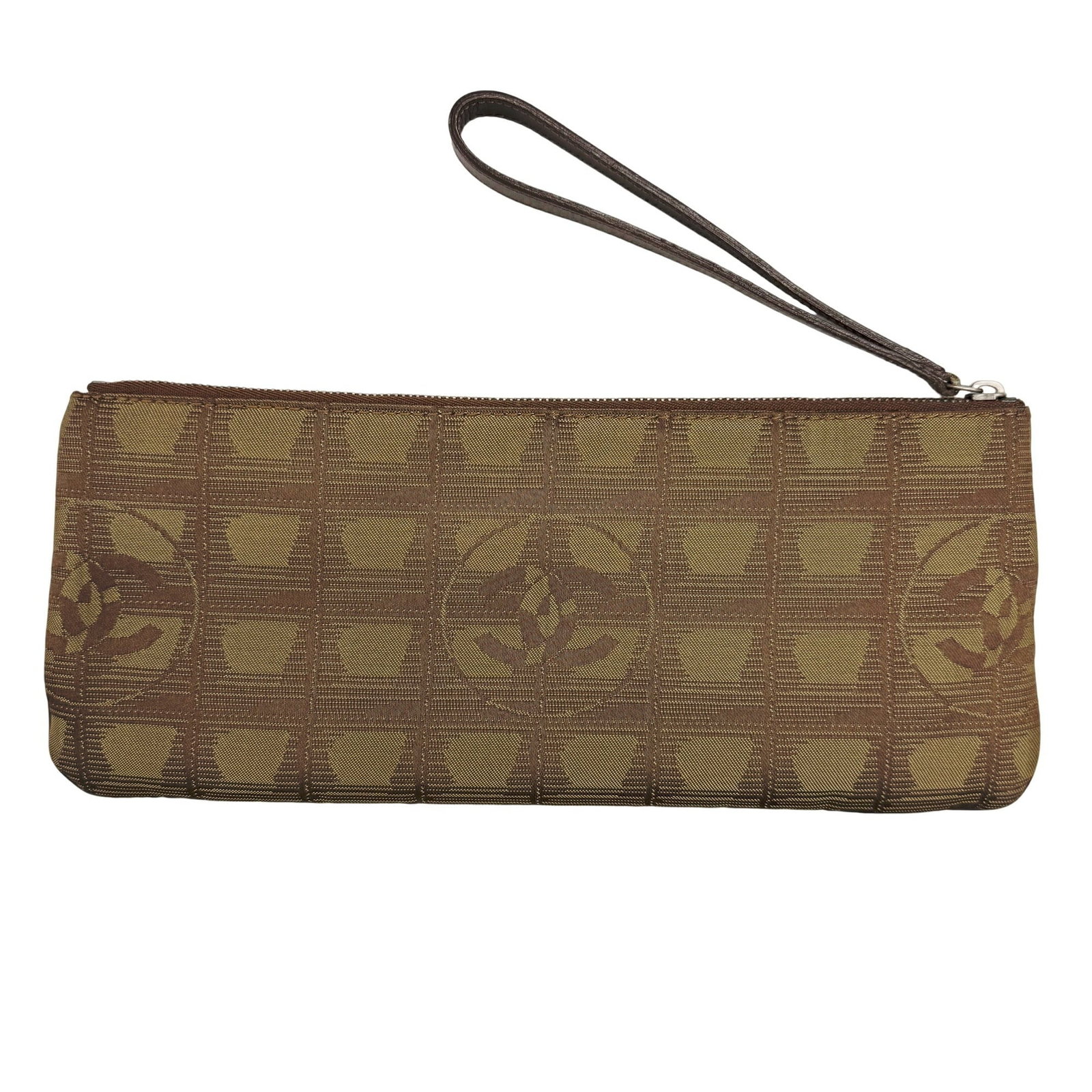 Chanel Clutch Bag Pouch Nylon: Chanel Clutch Bag Pouch Nylon Nylon Chanel Clutch Bag Pouch in Khaki Features a Classic Design with Traces of Usage. The Item Measures 12cm x 27cm x 1cm and Has Visible Scratches / Dirt. Used Conditio