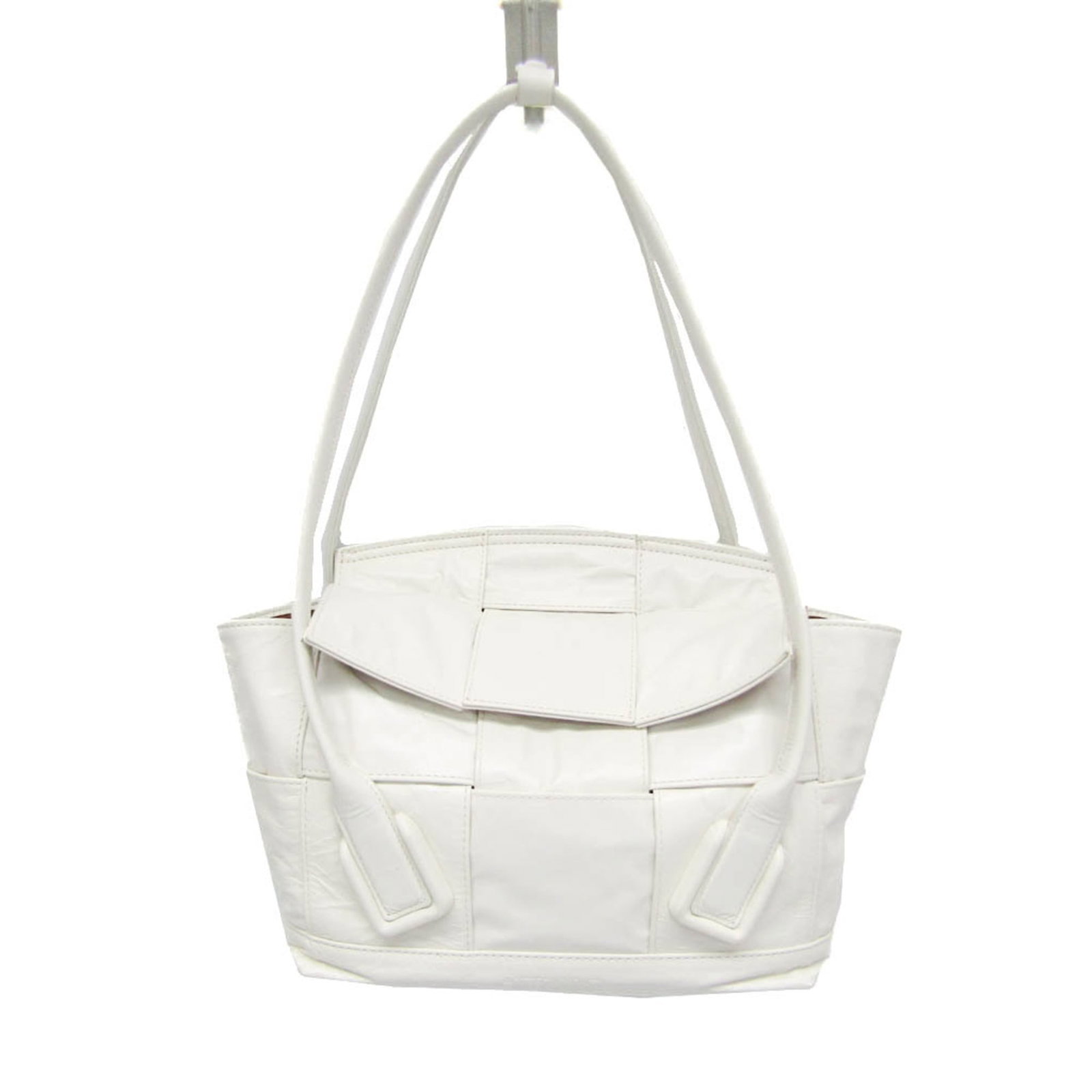 Bottega Veneta Handbag Shoulder Bag Leather: Bottega Veneta Handbag Shoulder Bag Leather Bottega Veneta's iconic leather shoulder bag boasts a crisp white finish and clean lines, making it a timeless addition to any wardrobe. With its classic