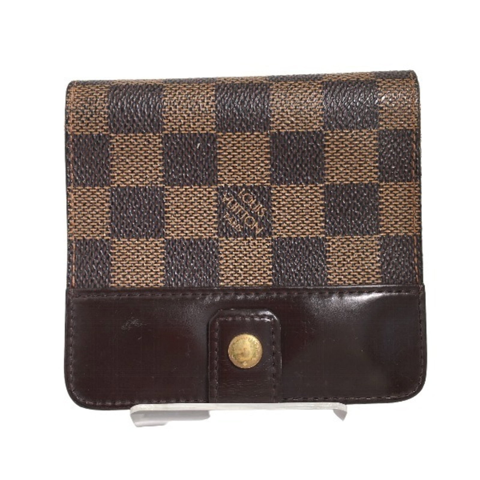 Louis Vuitton Wallet (Bi-Fold) Damier Canvas: Louis Vuitton Wallet (Bi-Fold) Damier Canvas This Louis Vuitton bi-fold wallet features Damier canvas in brown, showcasing the iconic pattern's classic design. The item has been used and shows signs