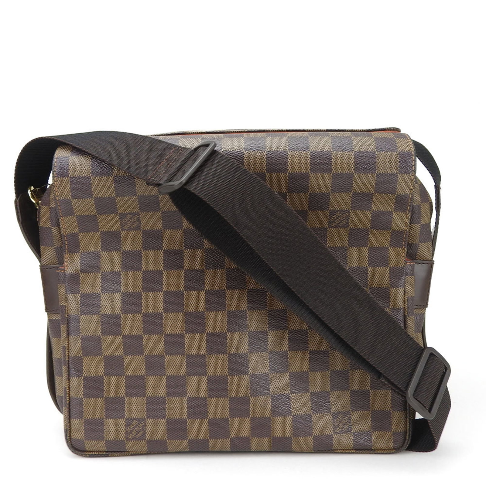 Louis Vuitton Messenger Bag Shoulder Bag Damier Canvas: Louis Vuitton Messenger Bag Shoulder Bag Damier Canvas Damier Canvas adds a touch of timeless elegance to this Louis Vuitton Messenger Bag Shoulder Bag. Measuring 23cm x 27cm x 12.5cm, its sturdy desi