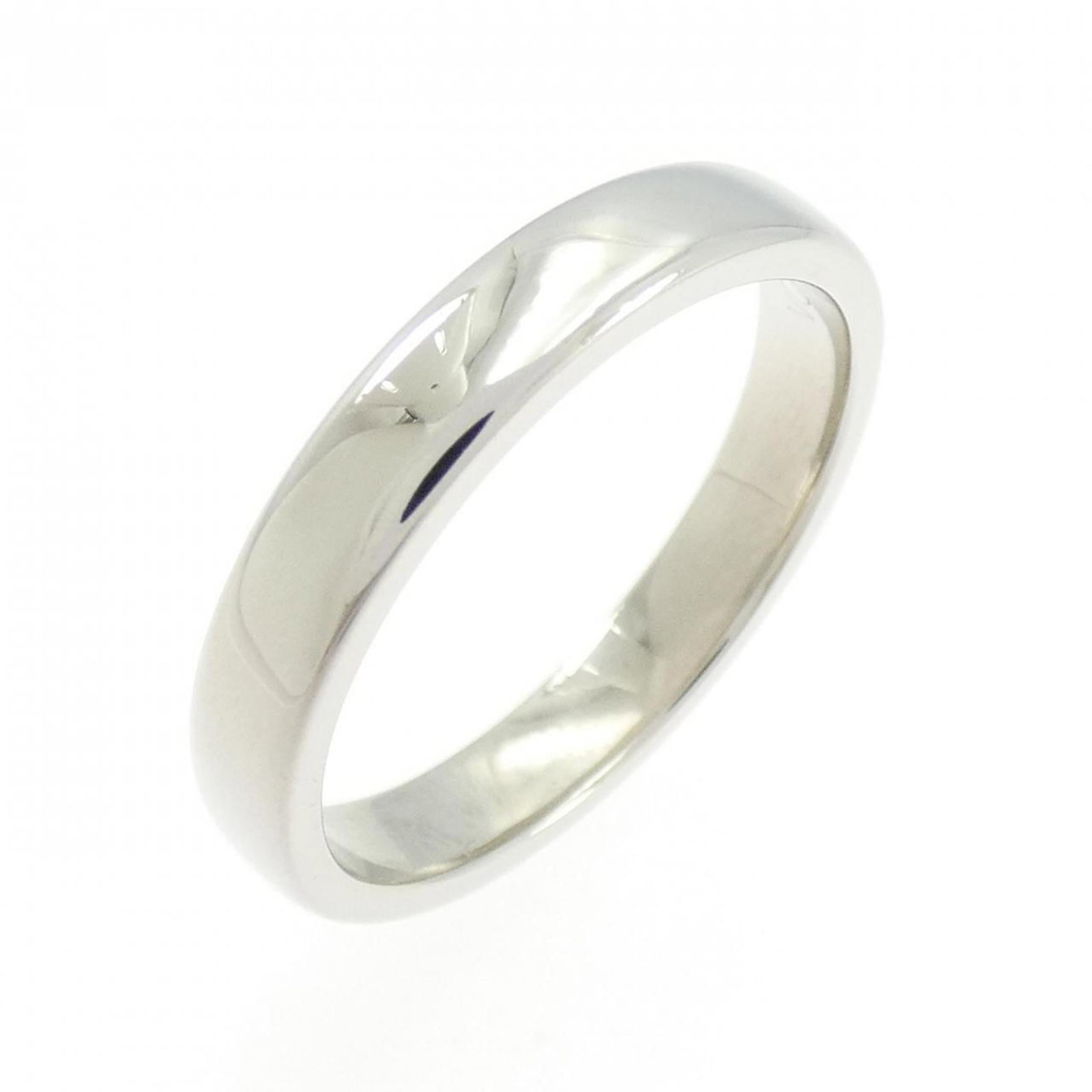Van Cleef & Arpels Band Ring Platinum 950: Van Cleef & Arpels Band Ring Platinum 950 Van Cleef & Arpels Band Ring Platinum 950 - A timeless piece of elegance, this platinum band ring boasts the iconic brand's signature style. With its sleek de