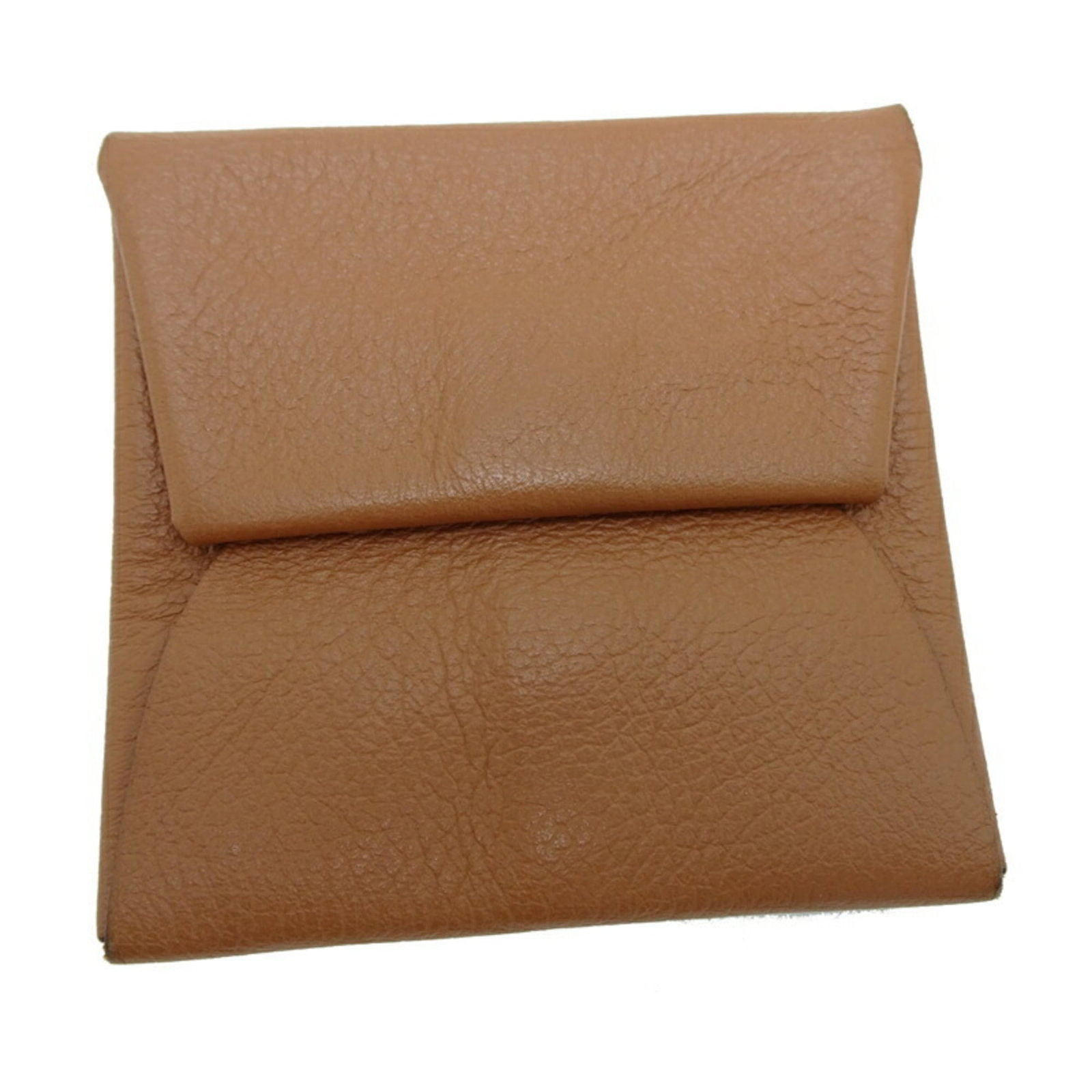 Hermes Coin Purse/Coin Case Evercalf Leather: Hermes Coin Purse/Coin Case Evercalf Leather Etoupe Gray Evercalf Leather coin purse/case from Hermes features a classic design with a snap fastener closure. This used item has traces of usage and min