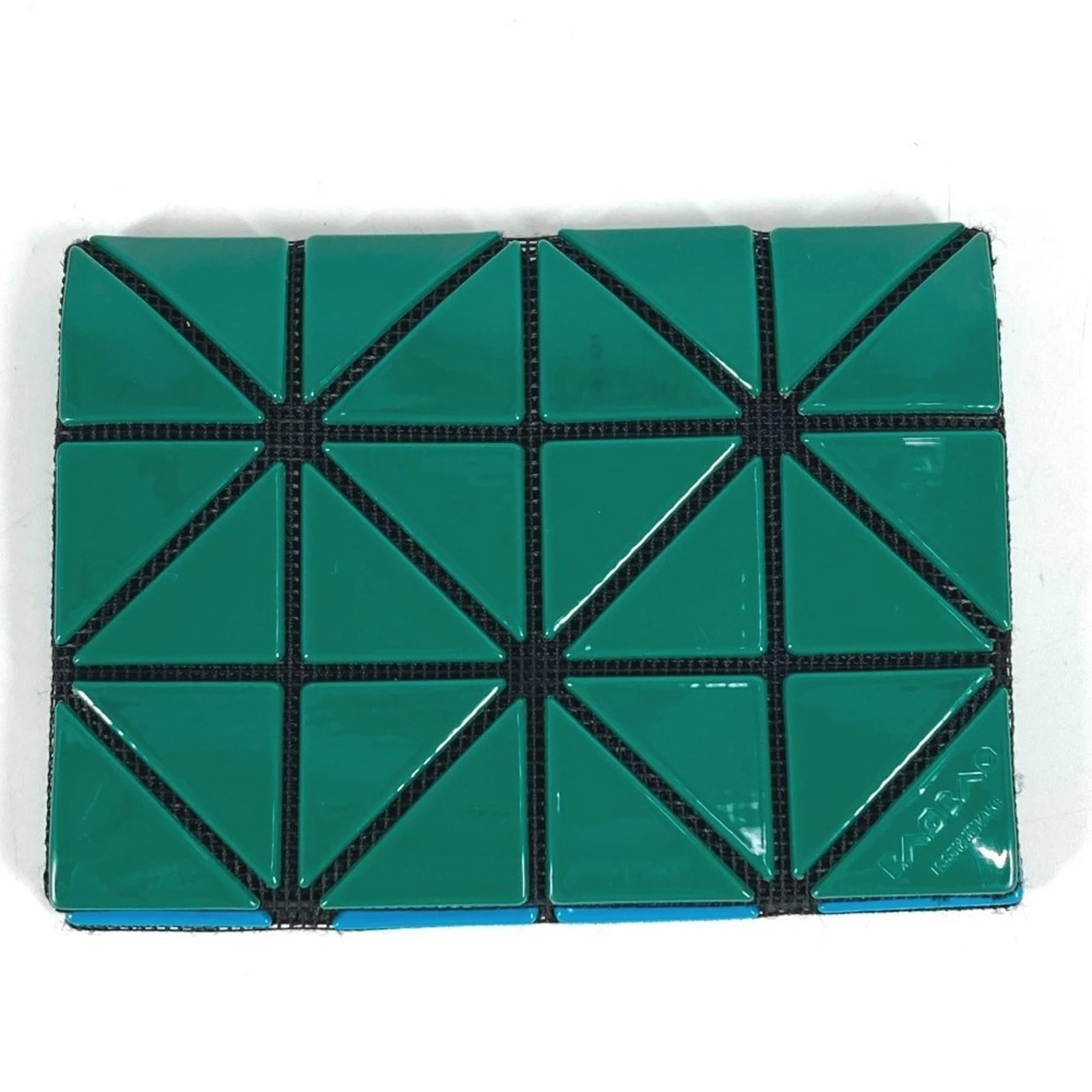 Unspecified Business Card Case Pvc: Unspecified Business Card Case Pvc This pvc business card case features a blue and green design. It has some minor scratches and dirt from previous use, but remains in very good condition overall. Mad