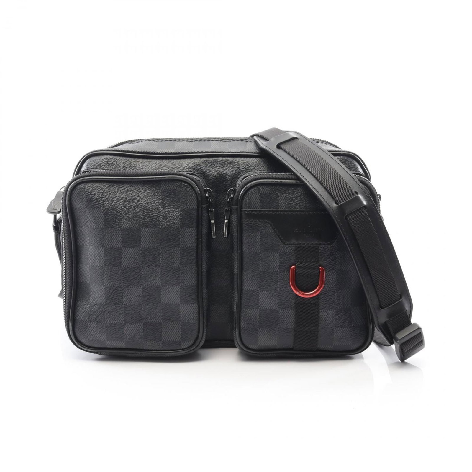Louis Vuitton Shoulder Bag Pvc Leather: Louis Vuitton Shoulder Bag Pvc Leather This Louis Vuitton shoulder bag features Pvc leather and a classic design. With its gray color and durable construction, it's a versatile accessory for everyday