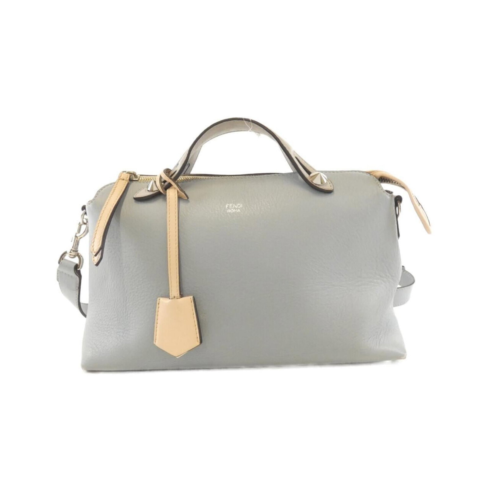 Fendi Handbag Leather: Fendi Handbag Leather Fendi Handbag Leather is a high-quality, used leather handbag made from calfskin. The beige and light blue color options add a touch of elegance to this classic design. With its
