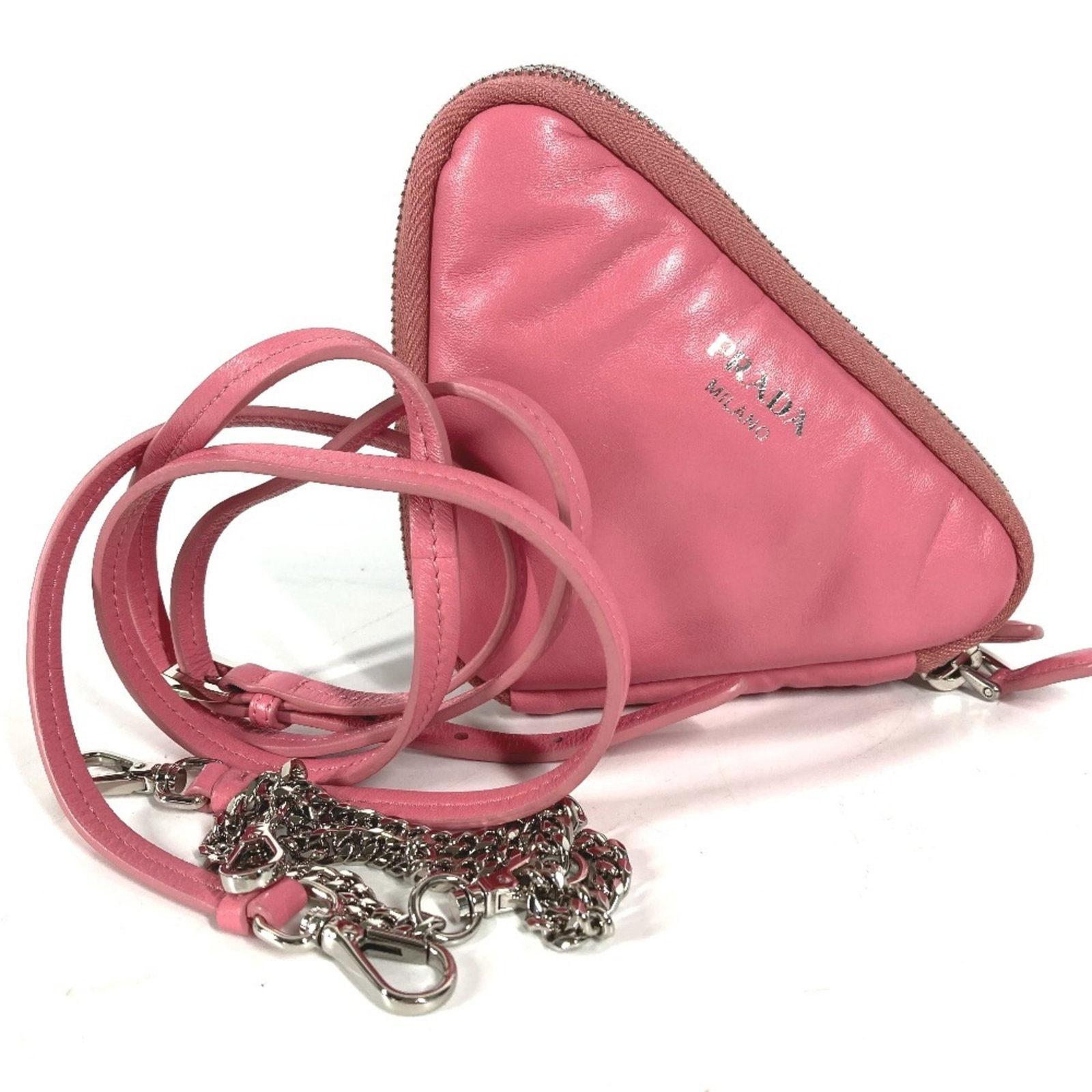 Prada Pochette Pouch Shoulder Bag Leather: Prada Pochette Pouch Shoulder Bag Leather Pink leather Prada Pochette Pouch Shoulder Bag with a size of 10cm x 14cm. This used item has hardly any traces of usage and is in like new condition. The