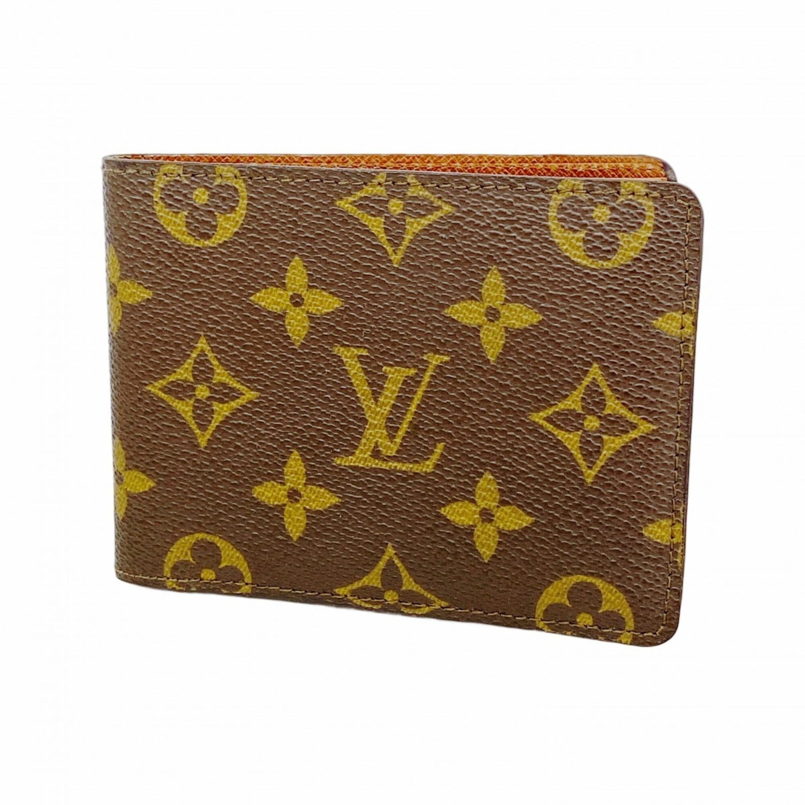 Louis Vuitton Bill Wallet (Bi-Fold): Louis Vuitton Bill Wallet (Bi-Fold) Brown Louis Vuitton Bill Wallet (Bi-Fold) with traces of usage and minor scratches. This bi-fold wallet features classic design and functionality, measuring 9cm x