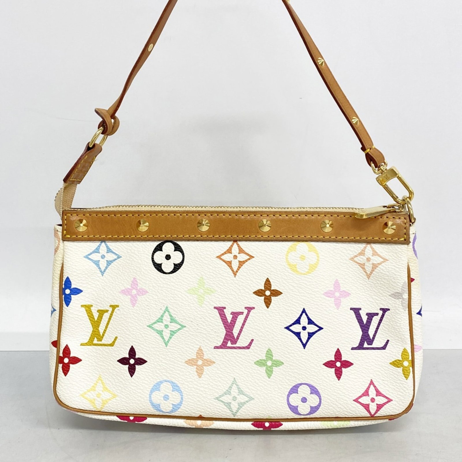 Louis Vuitton Pouch - 12