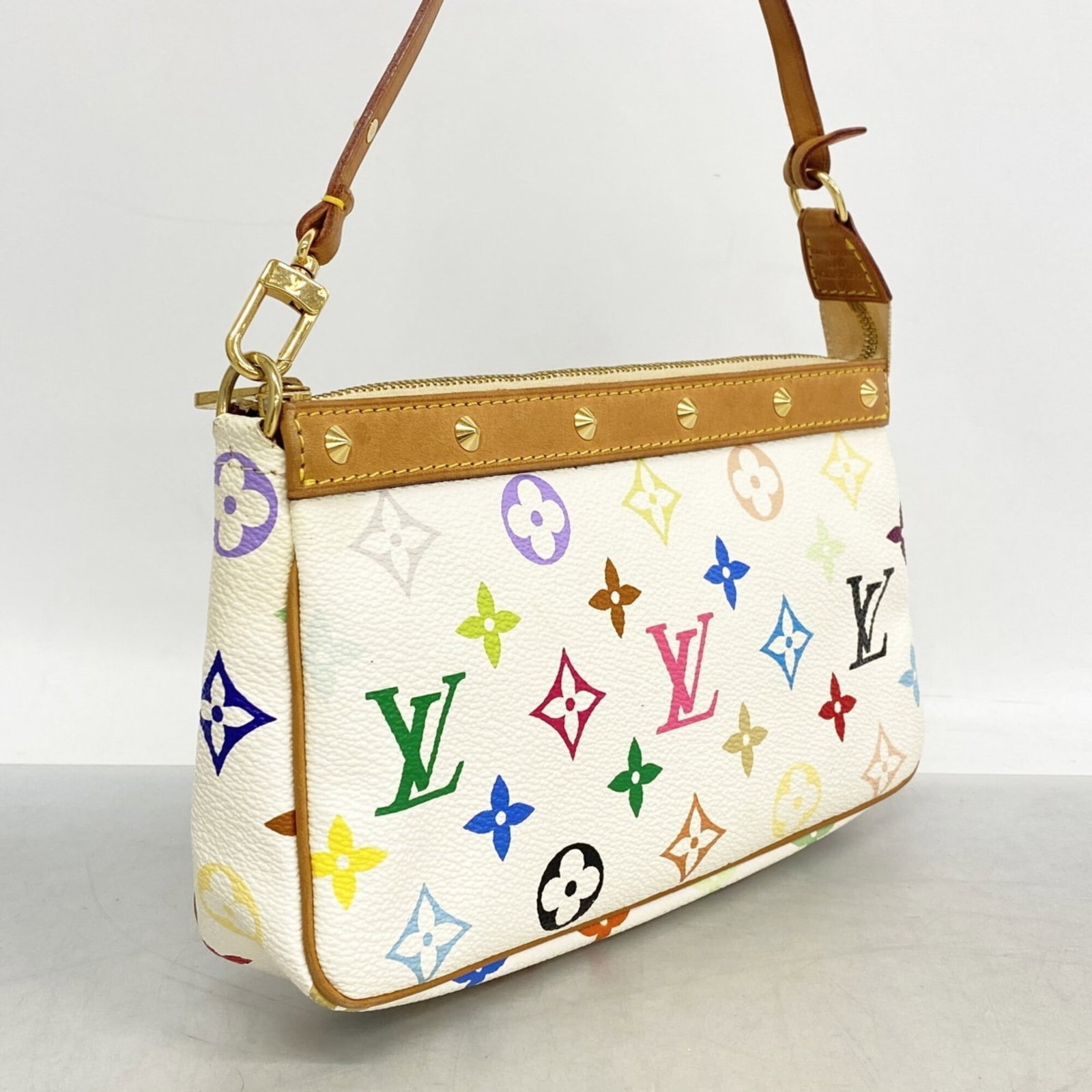 Louis Vuitton Pouch - 2