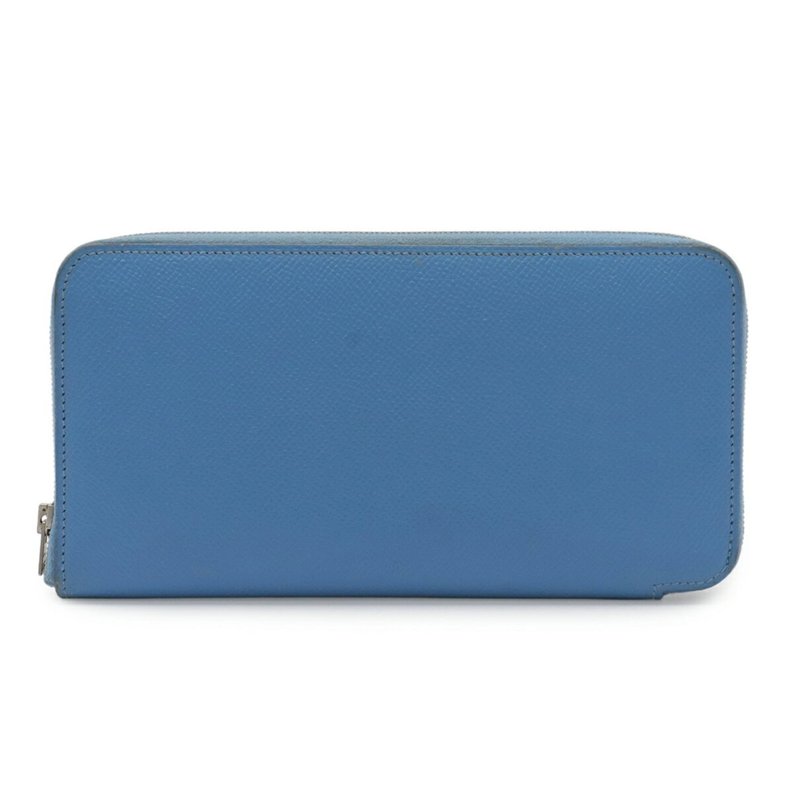 Hermes Coin Purse/Coin Case Epsom Leather: Hermes Coin Purse/Coin Case Epsom Leather The Hermes Coin Purse/Coin Case Epsom Leather features a light blue hue and measures 10.5cm x 20cm in size. This used coin purse showcases traces of usage wit