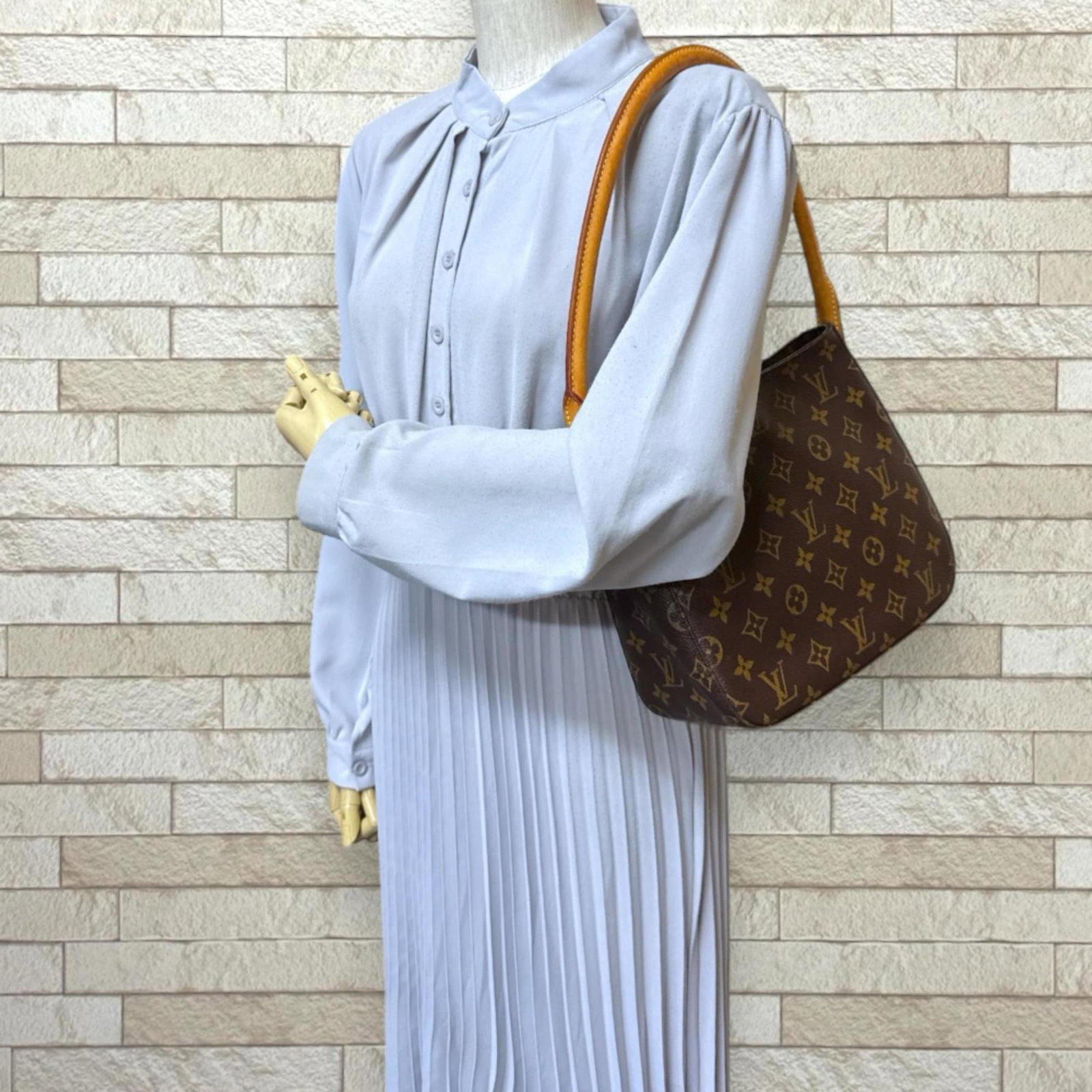 Louis Vuitton Shoulder Bag Monogram - 2