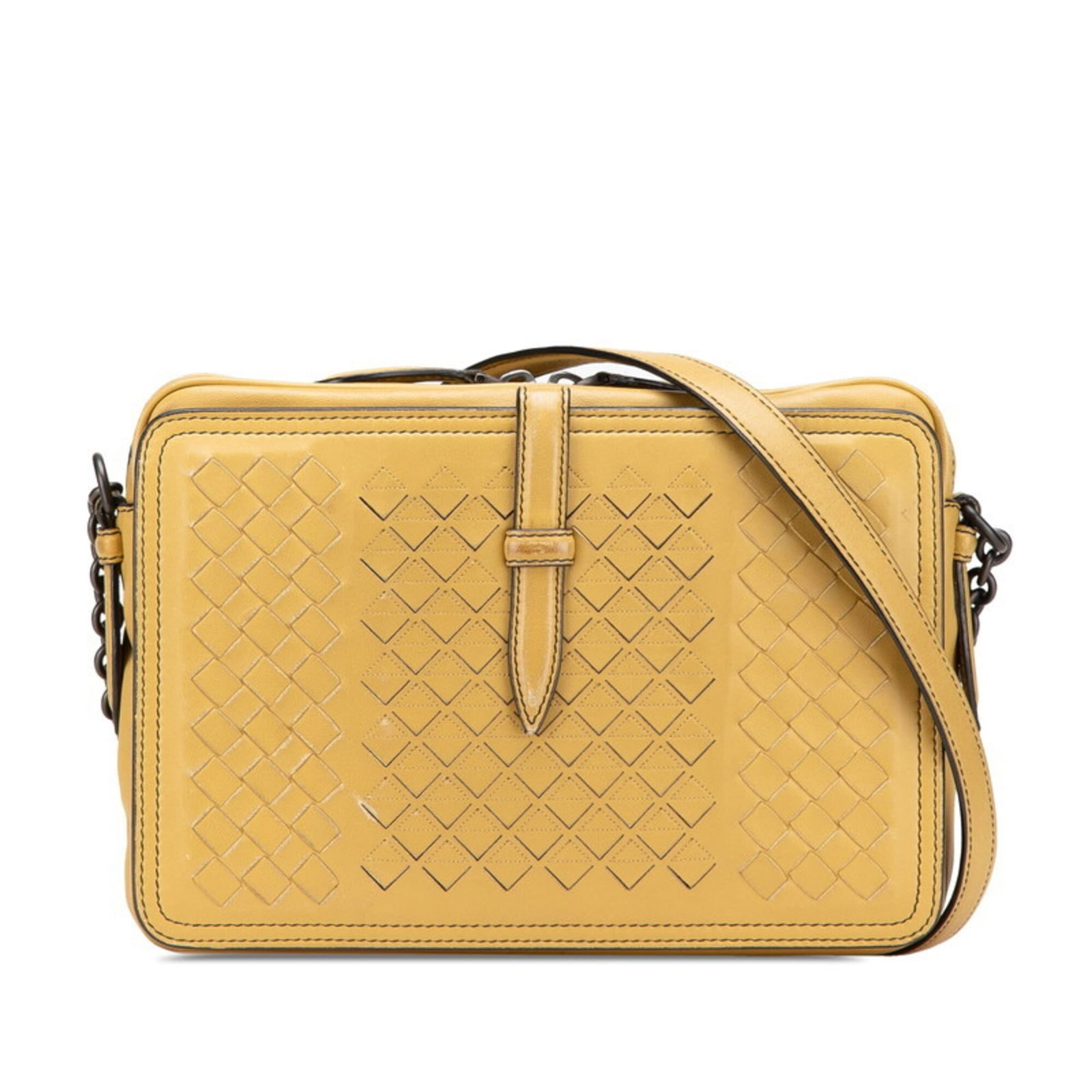 Bottega Veneta Shoulder Bag Leather: Bottega Veneta Shoulder Bag Leather Bottega Veneta's iconic shoulder bag features a timeless khaki leather design with subtle scratches and signs of usage. Made from high-quality leather, this versati