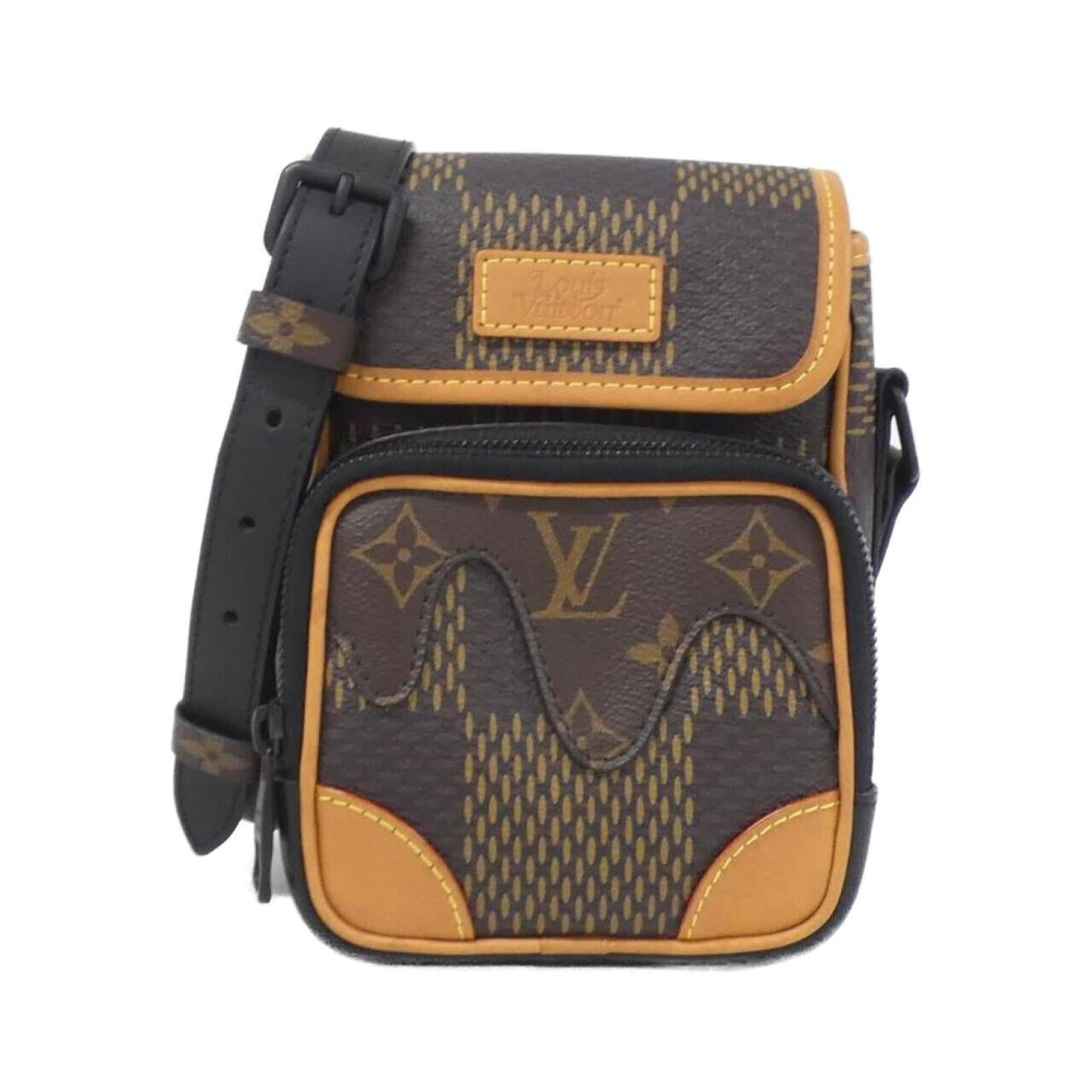 Louis Vuitton Shoulder Bag Coated Canvas: Louis Vuitton Shoulder Bag Coated Canvas Coated canvas construction provides durability and style in this Louis Vuitton shoulder bag. A few traces of usage are visible, with some scratches and dirt, b