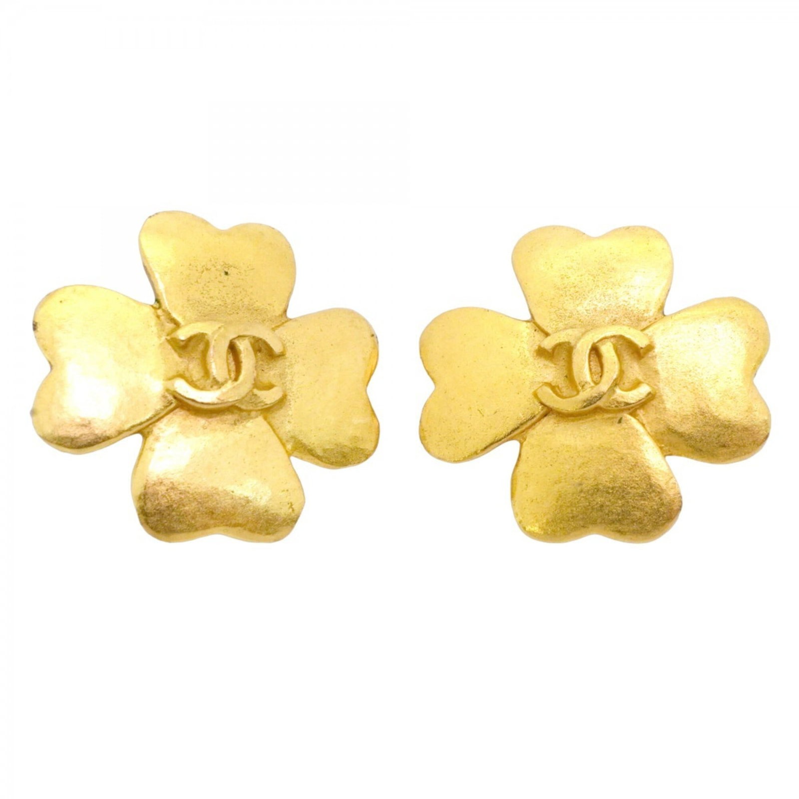 Chanel Clip Earrings Gold Plating: Chanel Clip Earrings Gold Plating Chanel Clip Earrings Gold Plating are a stylish accessory featuring gold plating details. The earrings have a size of 22.20mm x 23.50mm and are made from gold