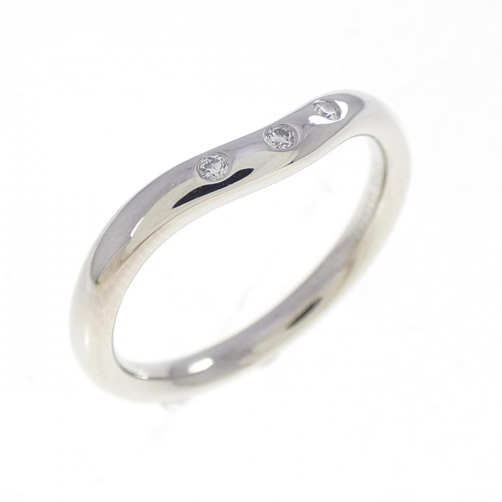 Tiffany Band Ring Platinum 950: Tiffany Band Ring Platinum 950 Platinum 950 Tiffany Band Ring in excellent condition, featuring a high-quality platinum band with a sleek design. This used ring has hardly any traces of usage and is p