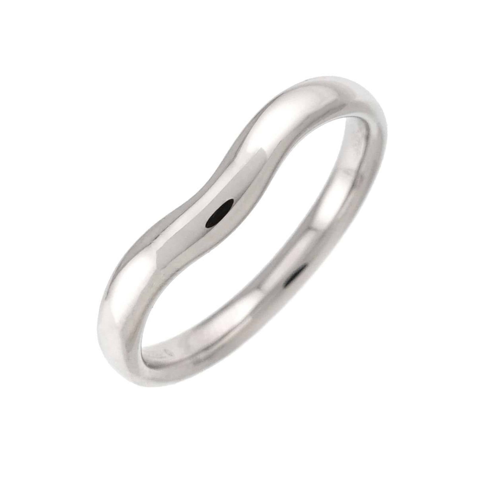 Tiffany Band Ring Platinum 950: Tiffany Band Ring Platinum 950 Platinum 950 Tiffany band ring offers a luxurious touch with its high-quality platinum material. This used, like-new condition ring features hardly any traces of usage,