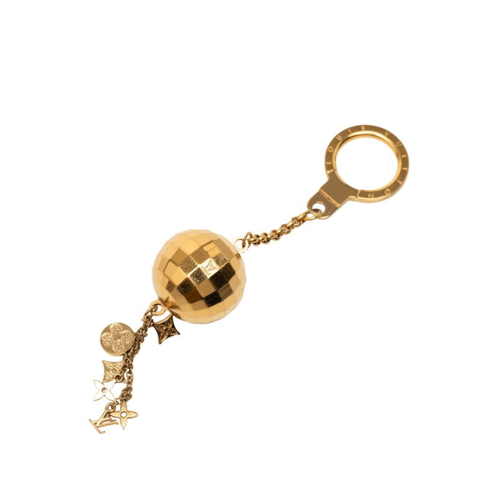 Louis Vuitton Keyring: Louis Vuitton Keyring This Louis Vuitton gold keyring boasts a classic design with subtle signs of wear, reflecting its used condition. Measuring 15.5cm in length and 3cm in width, the keyring's gold 