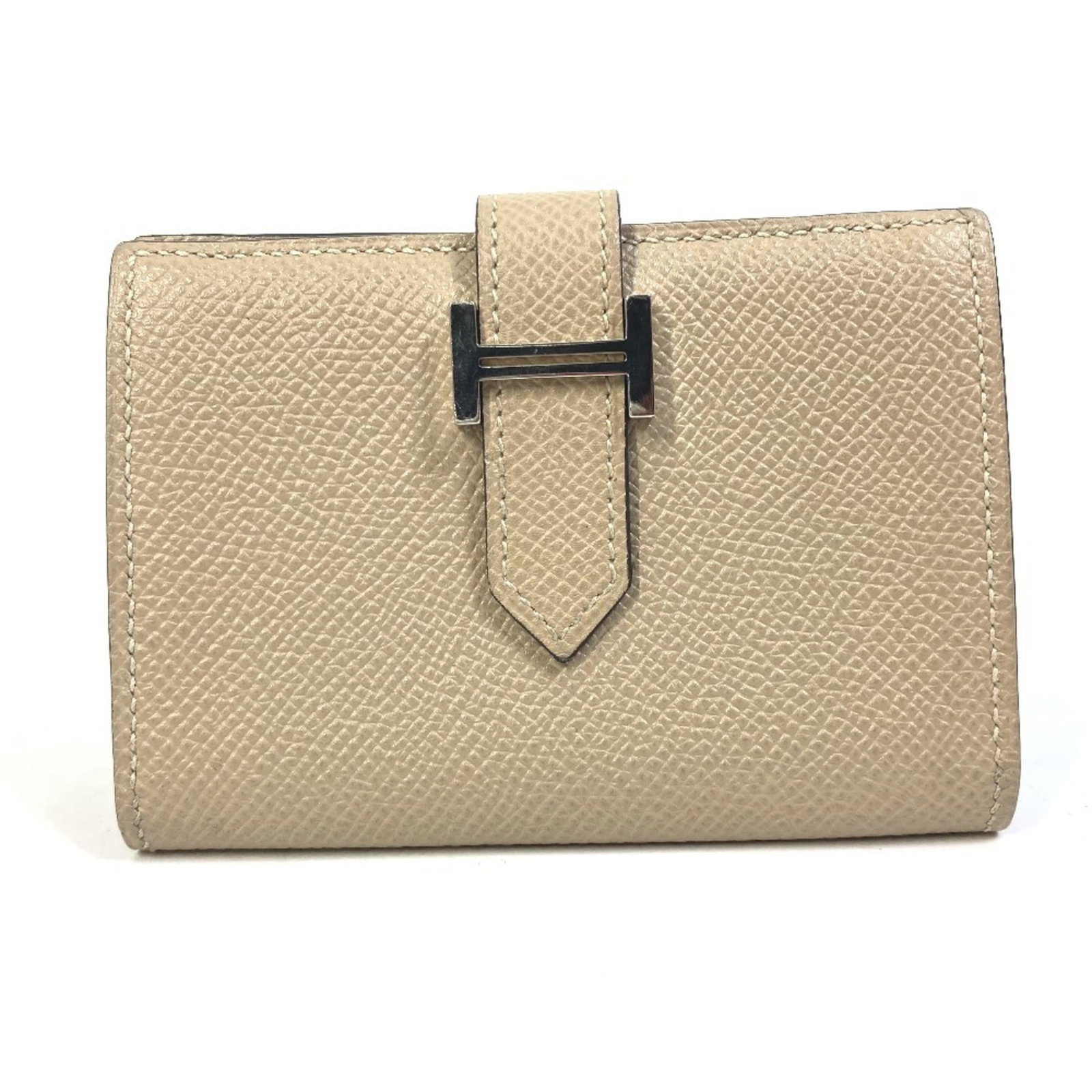 Hermes Business Card Case Epsom Leather: Hermes Business Card Case Epsom Leather Epsom leather provides a unique texture and subtle sheen to this classic business card case from Hermes. Traces of usage are evident, with minor damages and dir