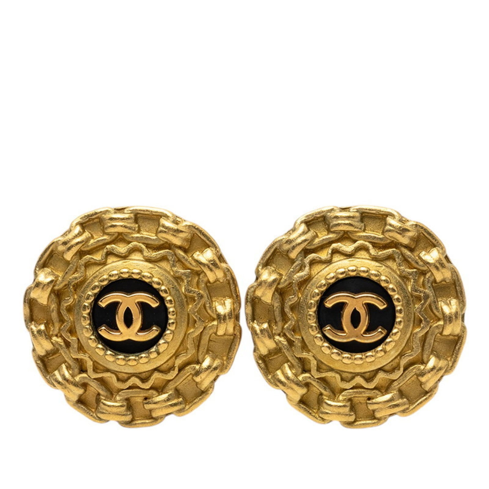Chanel Clip Earrings: Chanel Clip Earrings Used Chanel Clip Earrings in black and gold. The earrings feature a classic clip design with a subtle shine to the metal, measuring approximately 22.80mm x 22.80mm. Traces of usag