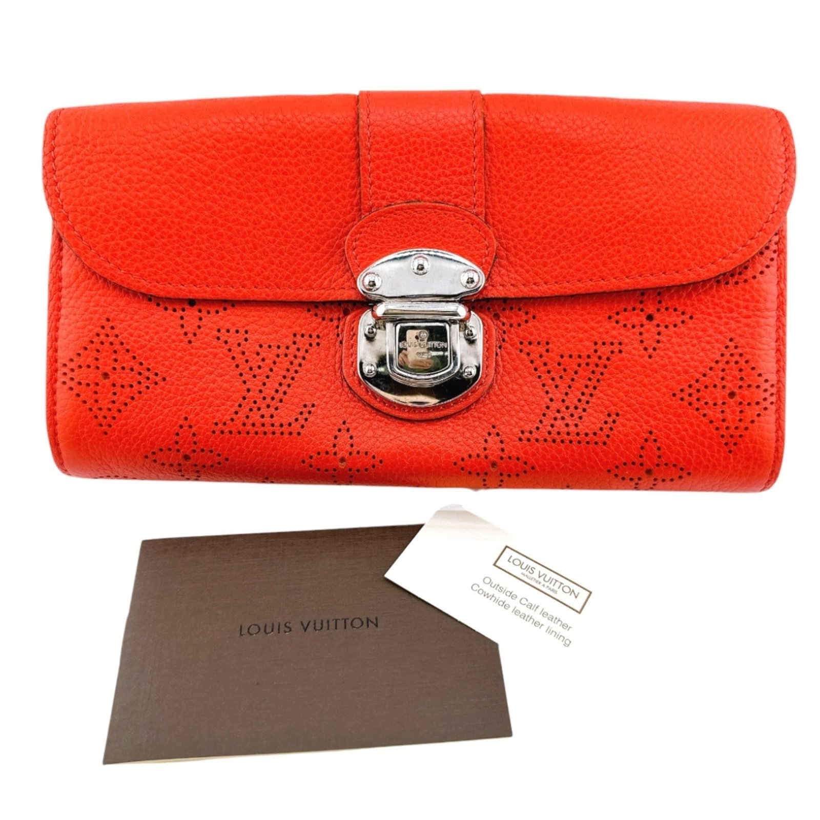Louis Vuitton Long Wallet (Bi-Fold) Mahina Leather: Louis Vuitton Long Wallet (Bi-Fold) Mahina Leather The Louis Vuitton Long Wallet (Bi-Fold) Mahina Leather features a classic design with a Corail color. Made from high-quality Mahina leather, this
