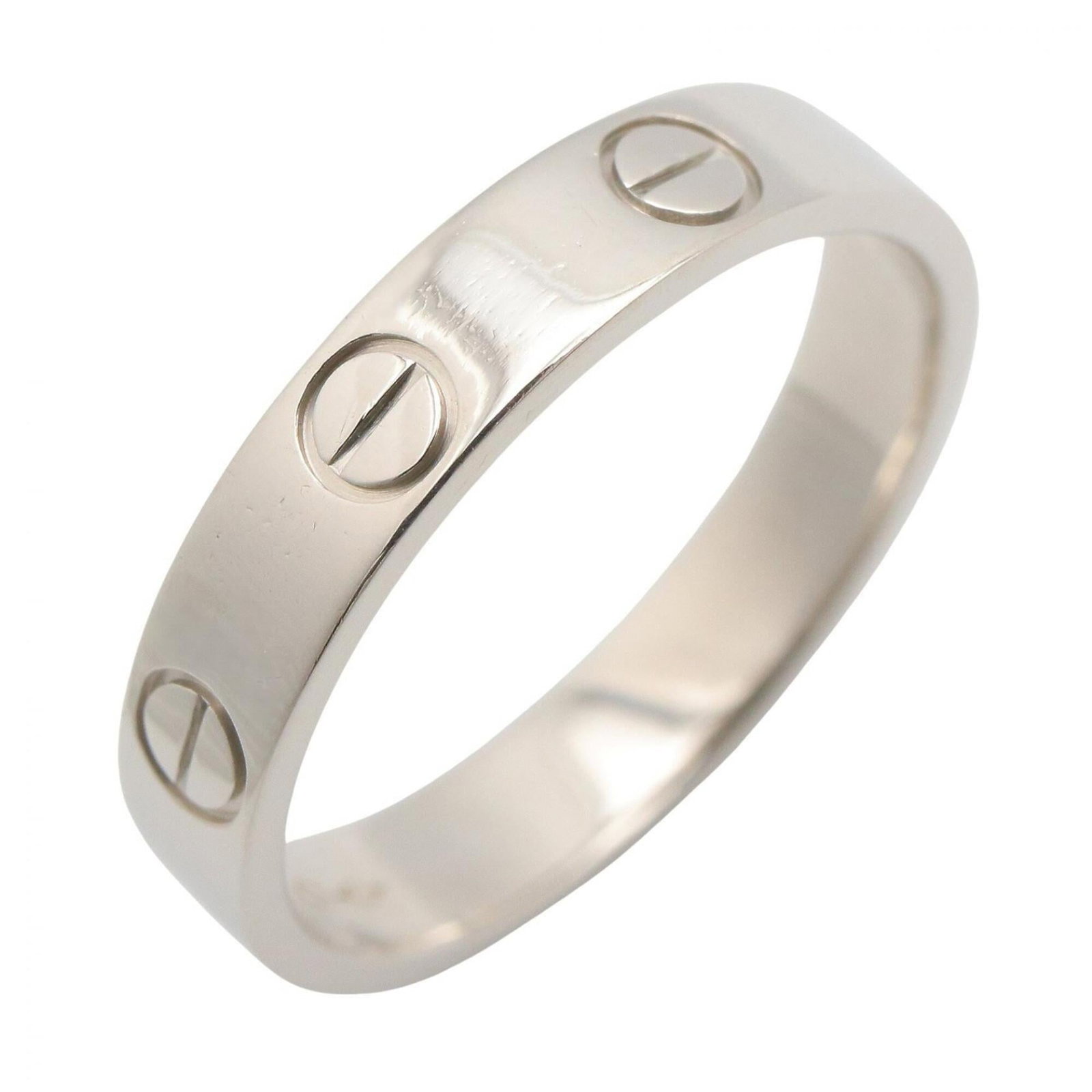 Cartier Band Ring Platinum 950: Cartier Band Ring Platinum 950 Cartier Band Ring Platinum 950 features a sleek silver design with platinum 950 material. The ring has some scratches and dirt, but remains in very good condition overal
