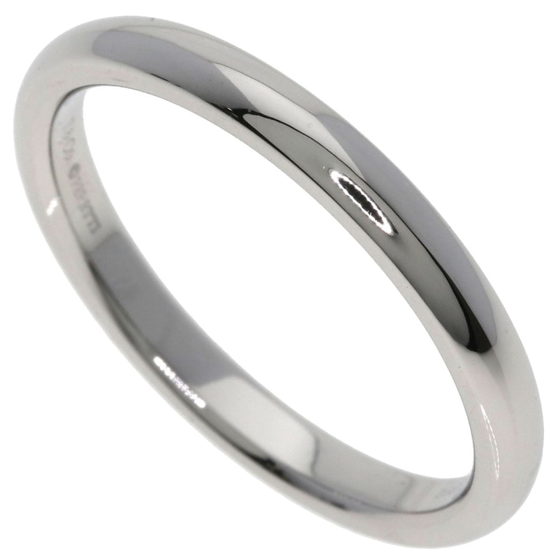 Tiffany Platinum Ring Wedding: Tiffany Platinum Ring Wedding Tiffany&Co.'s Platinum Ring Wedding boasts a striking silver exterior and platinum metal purity of 950. This elegant ring features no main stone, making it a sleek and mo