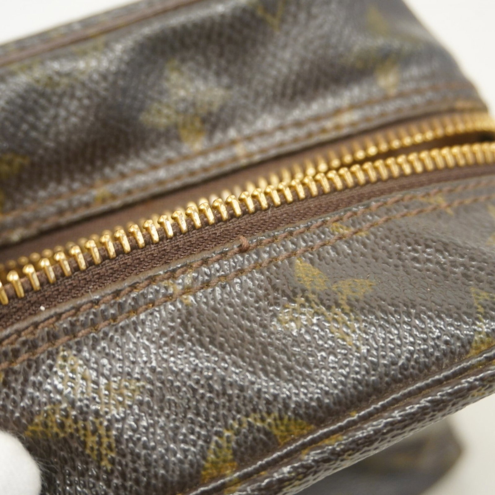 Louis Vuitton Pouch - 6