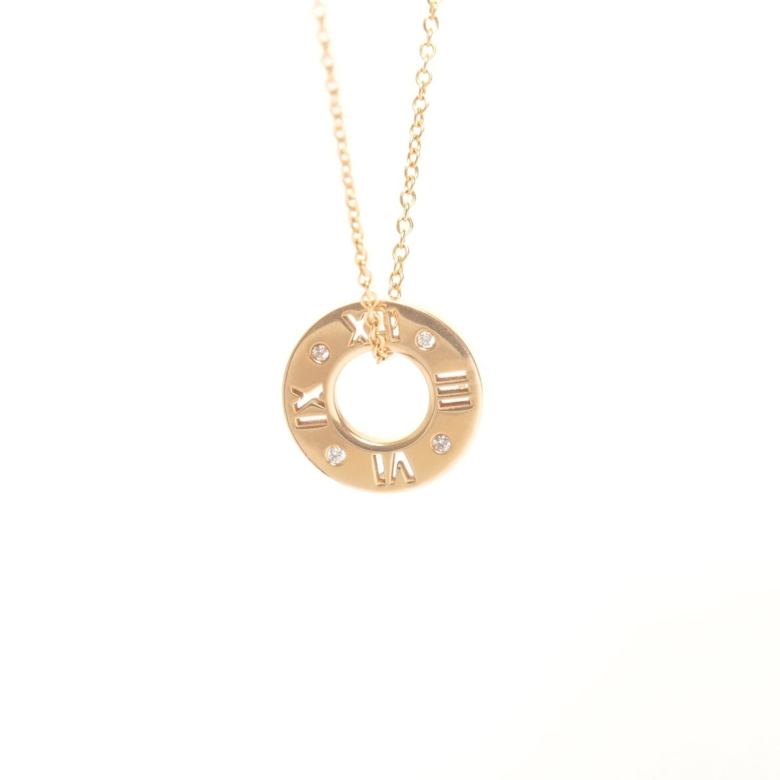 Tiffany & Co. Atlas Pierced Diamond K18 750 Necklace Gold: Tiffany & Co. Atlas Pierced Diamond K18 750 Necklace Gold Tiffany & Co.'s Atlas Pierced Diamond Necklace boasts an 11mm x 11mm K18 750 diamond pendant set in gold. The necklace showcases a unique pier