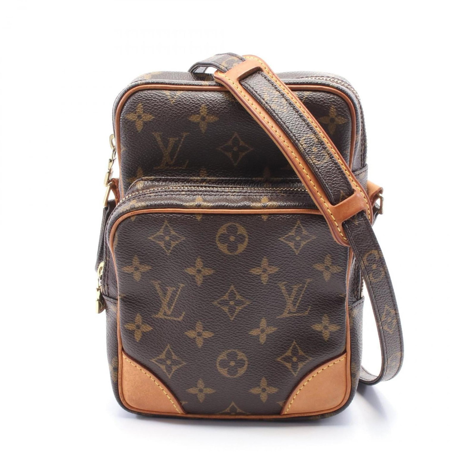 Louis Vuitton Shoulder Bag Monogram Pvc Coated Canvas Leather: Louis Vuitton Shoulder Bag Monogram Pvc Coated Canvas Leather This Louis Vuitton shoulder bag features iconic monogram and pvc coated canvas leather construction. With its classic design and timeless 